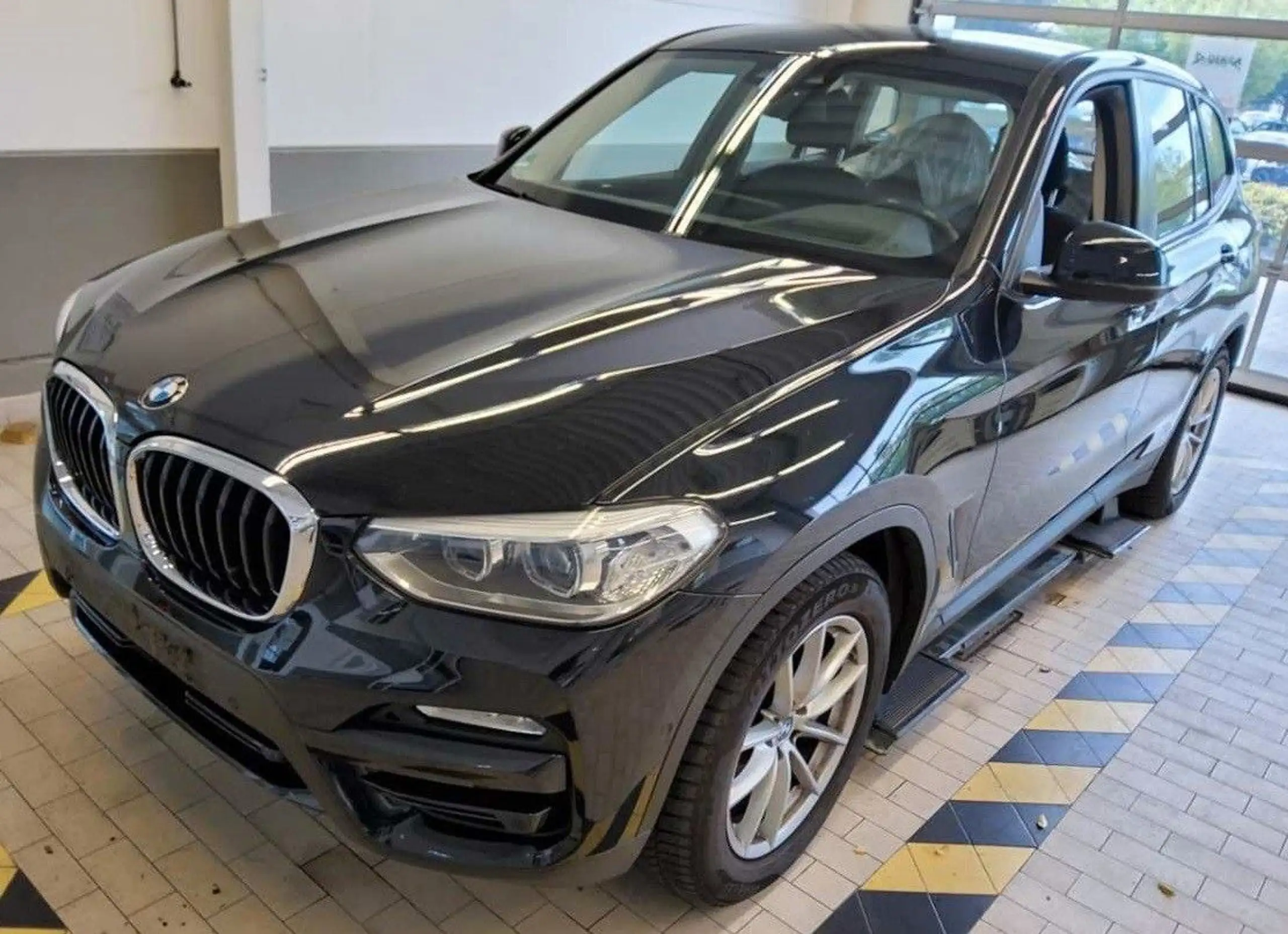 BMW - X3