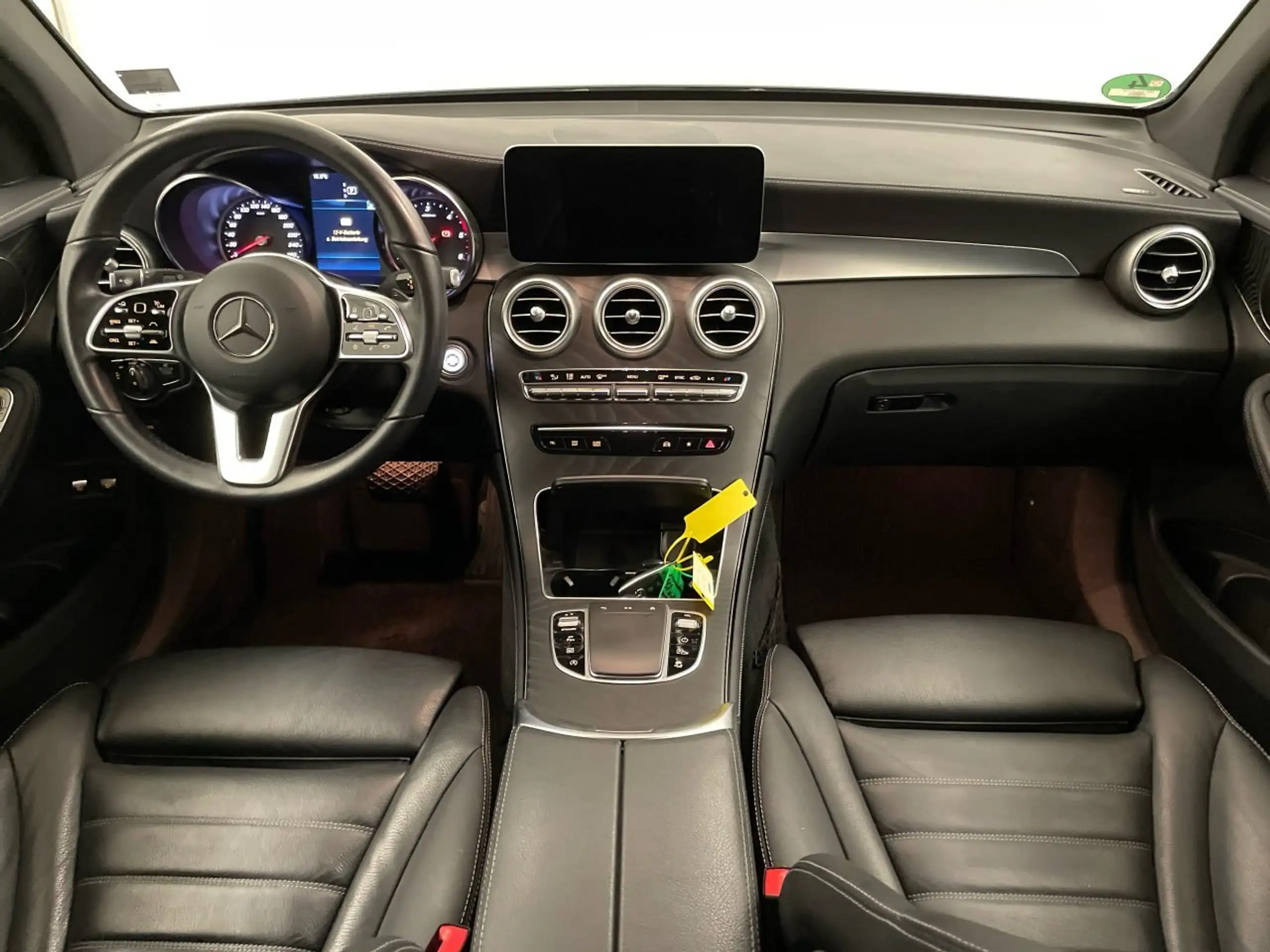 Mercedes-Benz - GLC 220