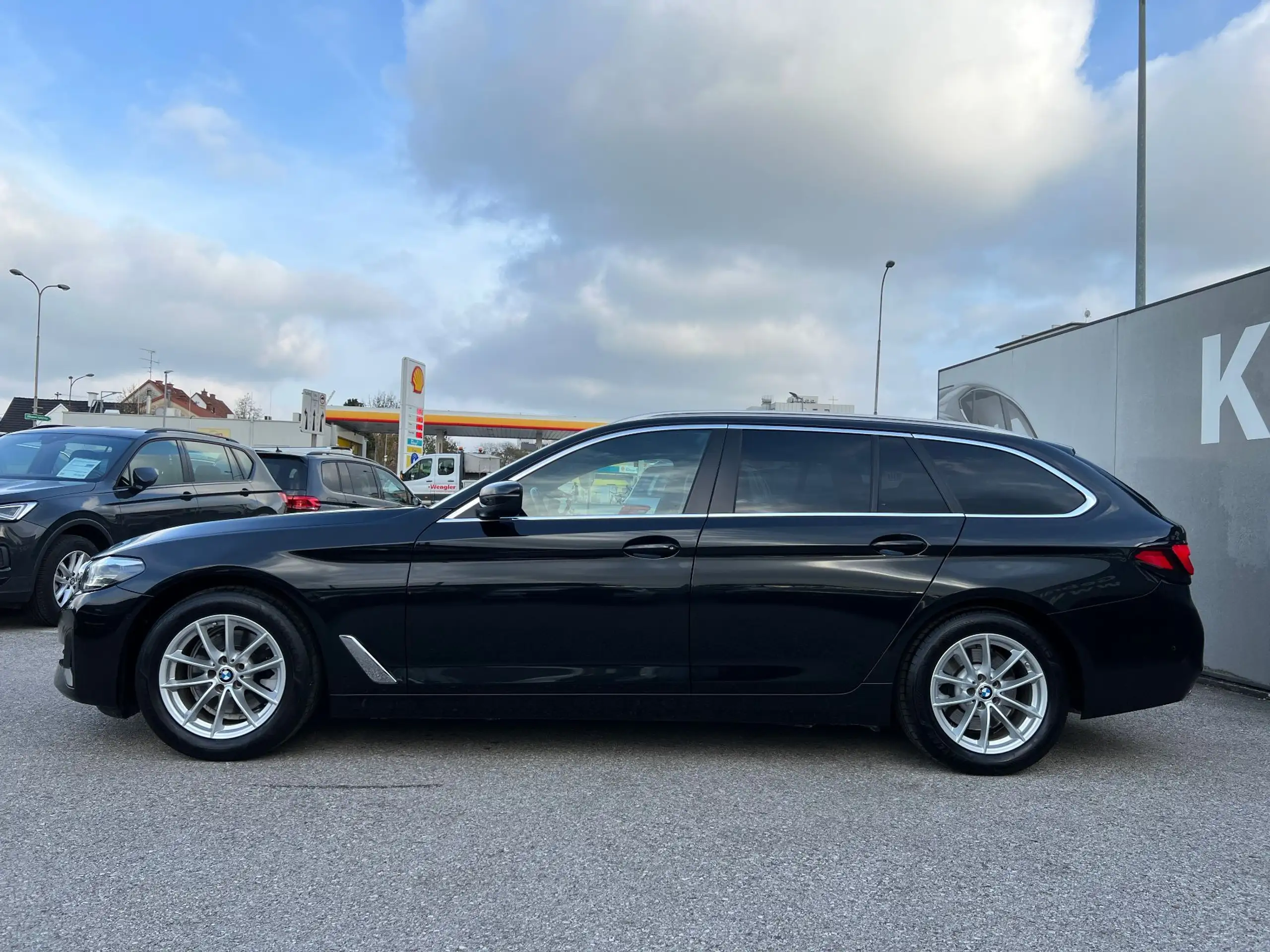 BMW - 520