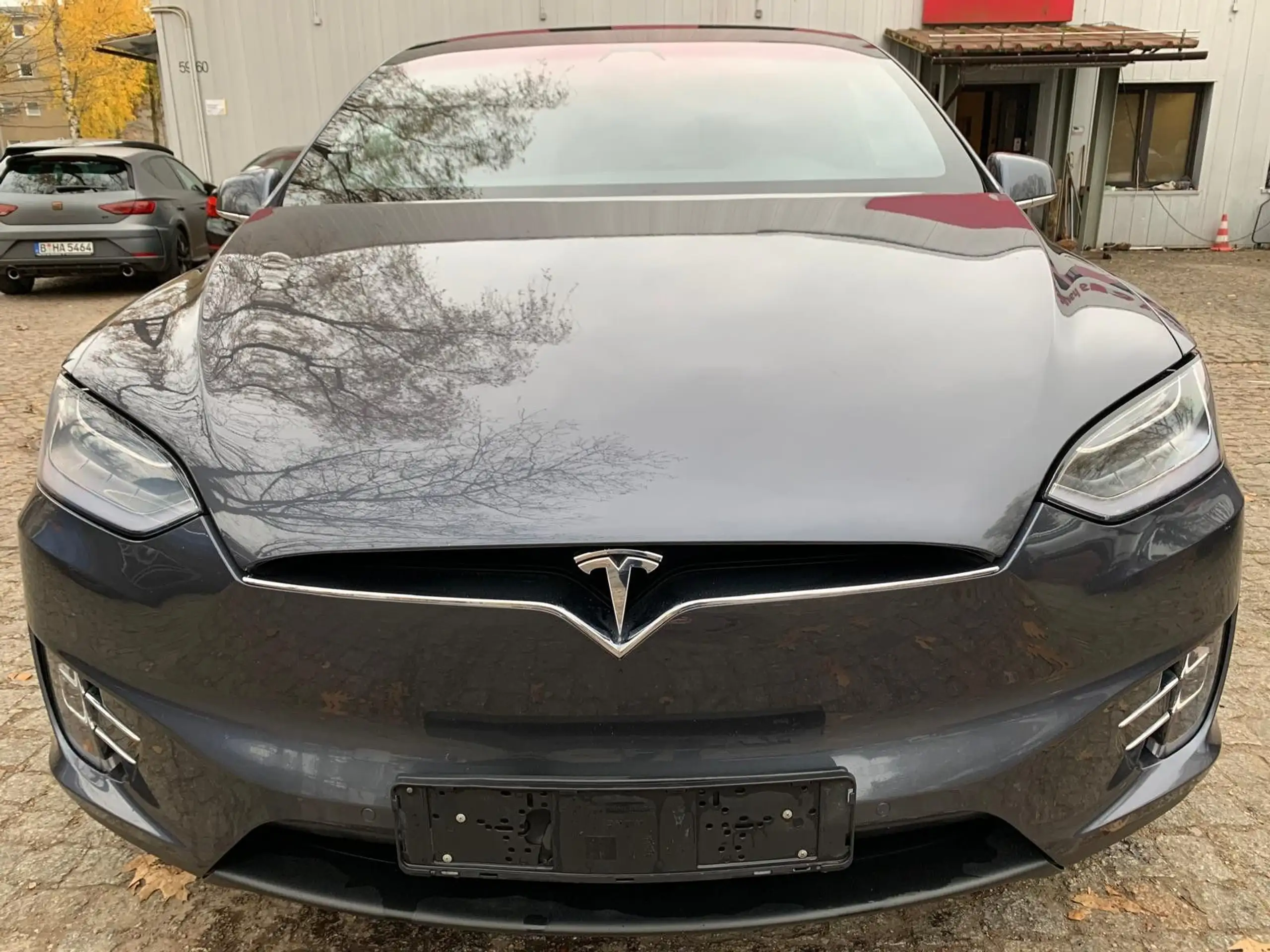 Tesla - Model X