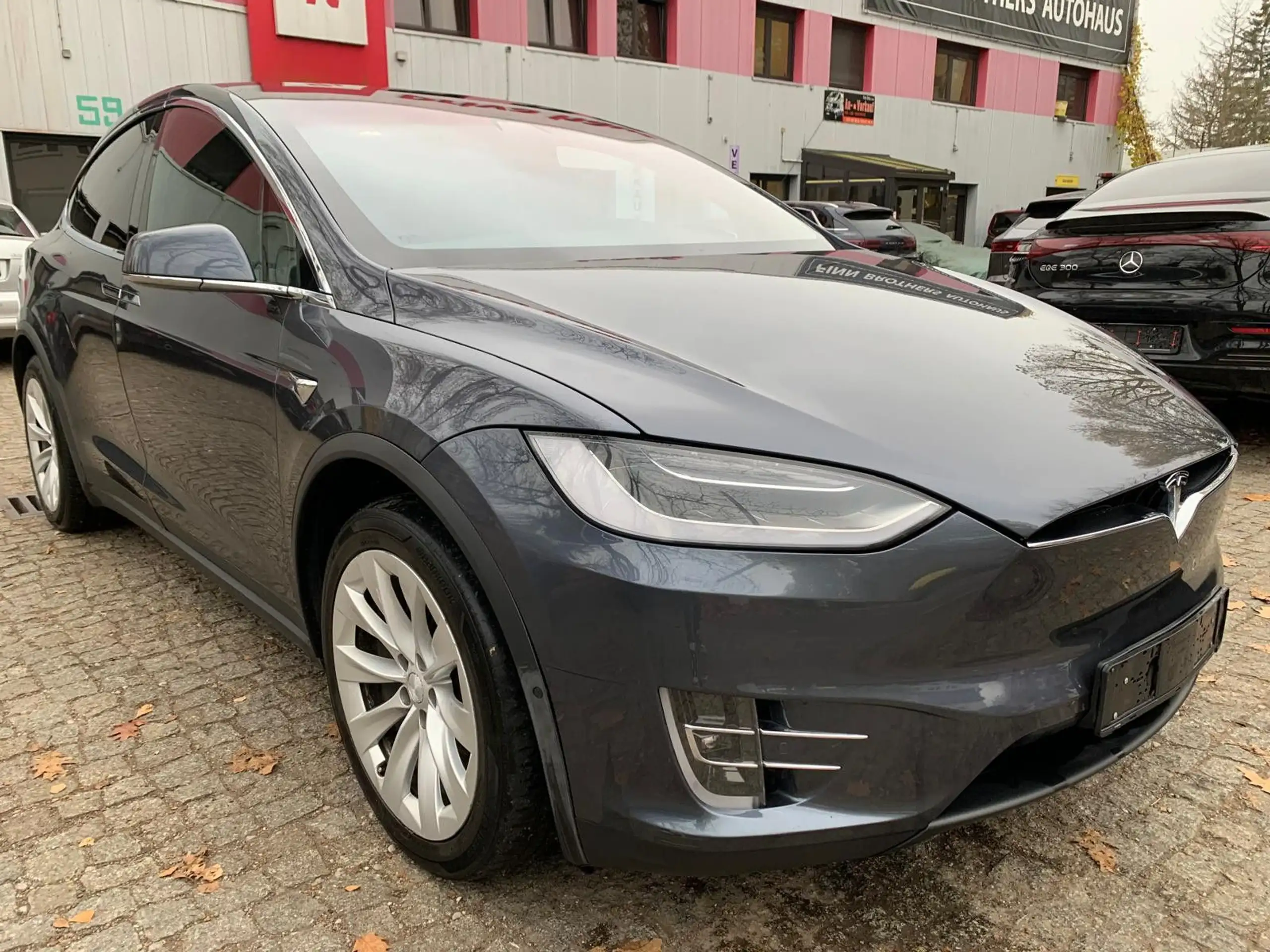 Tesla - Model X