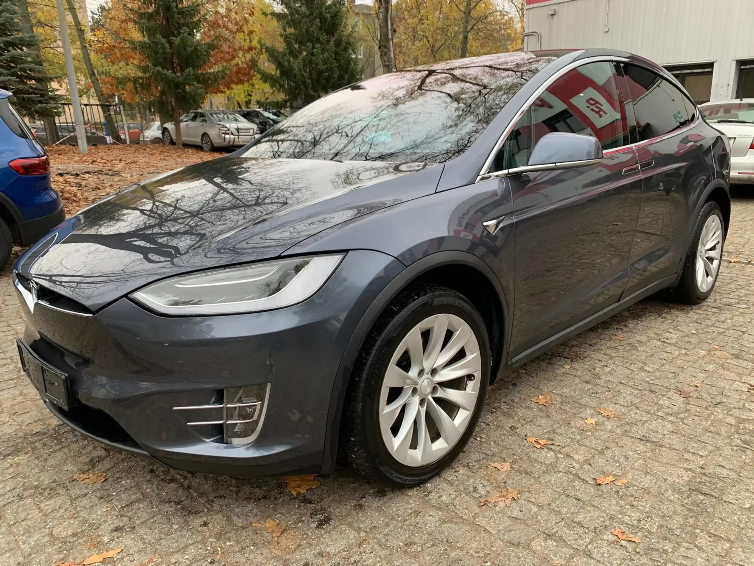 Tesla - Model X