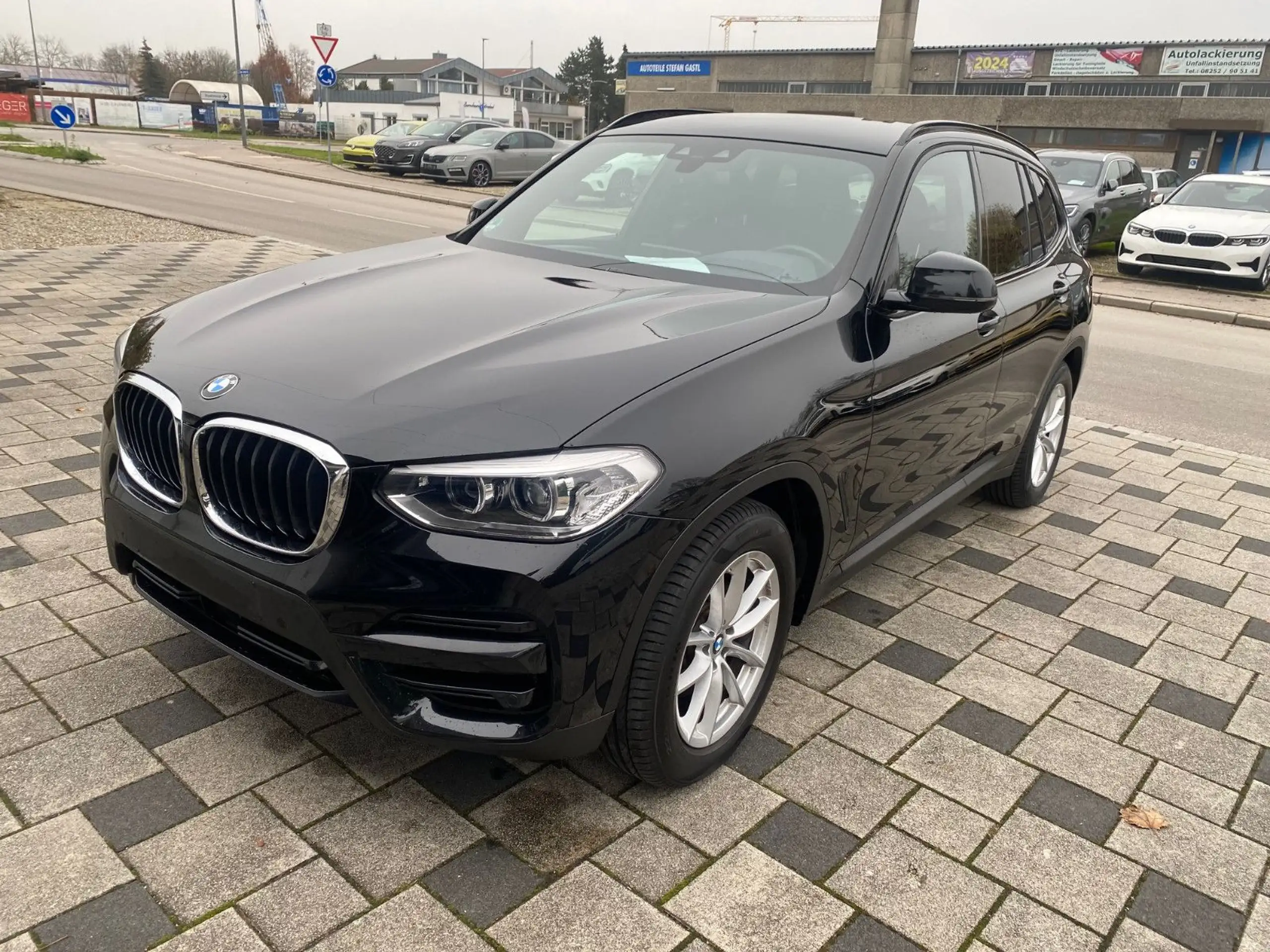 BMW - X3