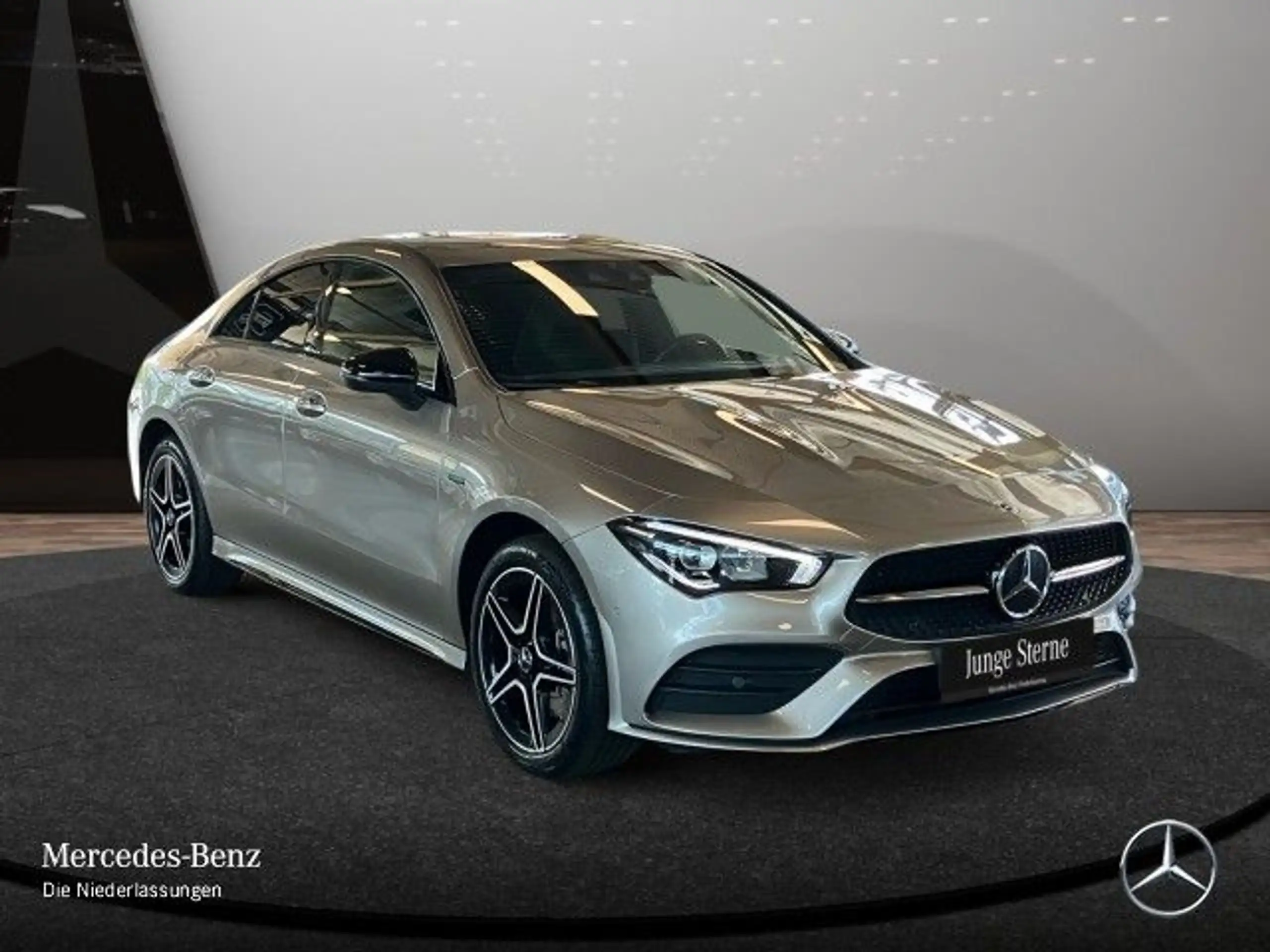 Mercedes-Benz - CLA 250