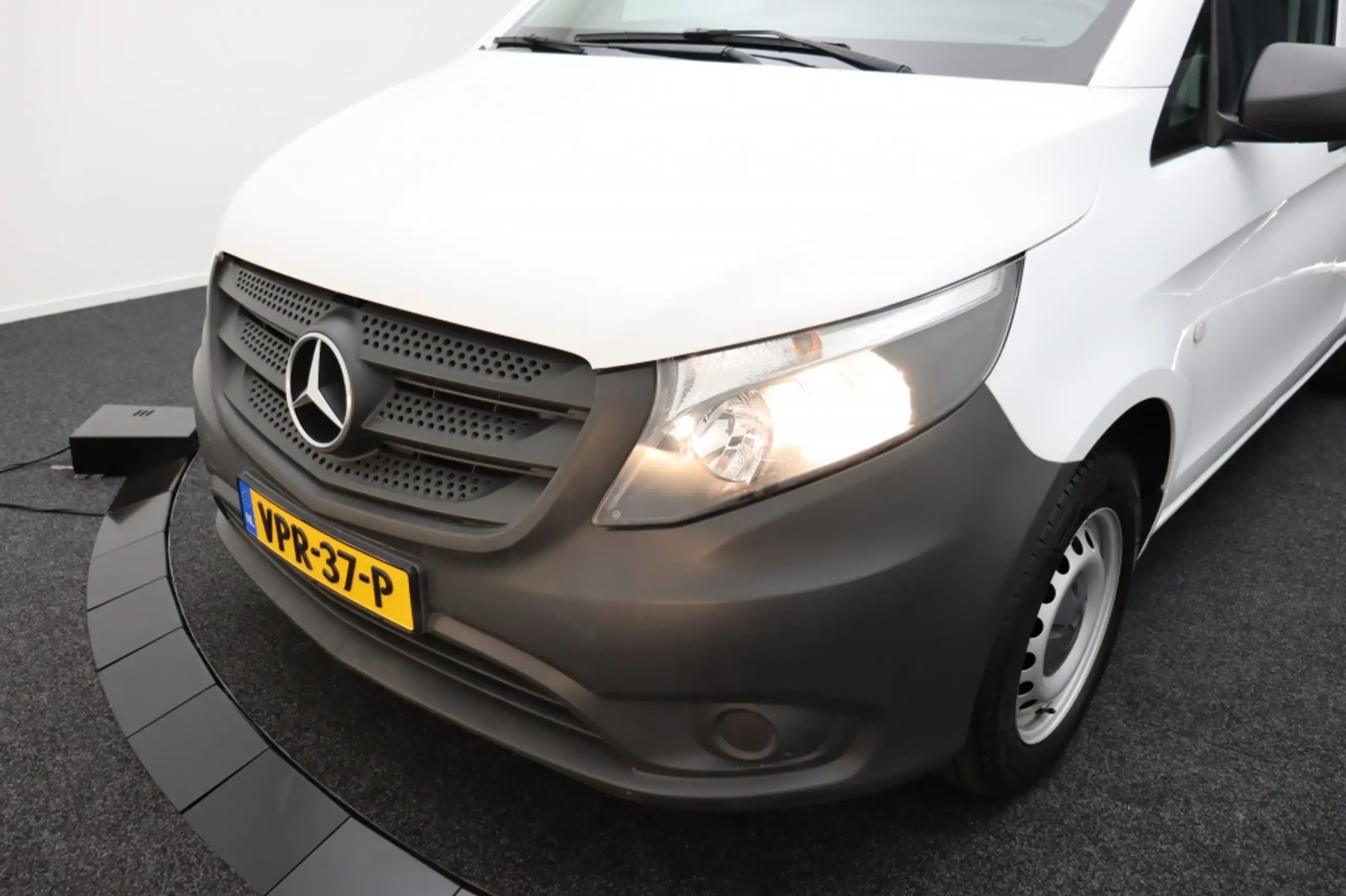 Mercedes-Benz - Vito