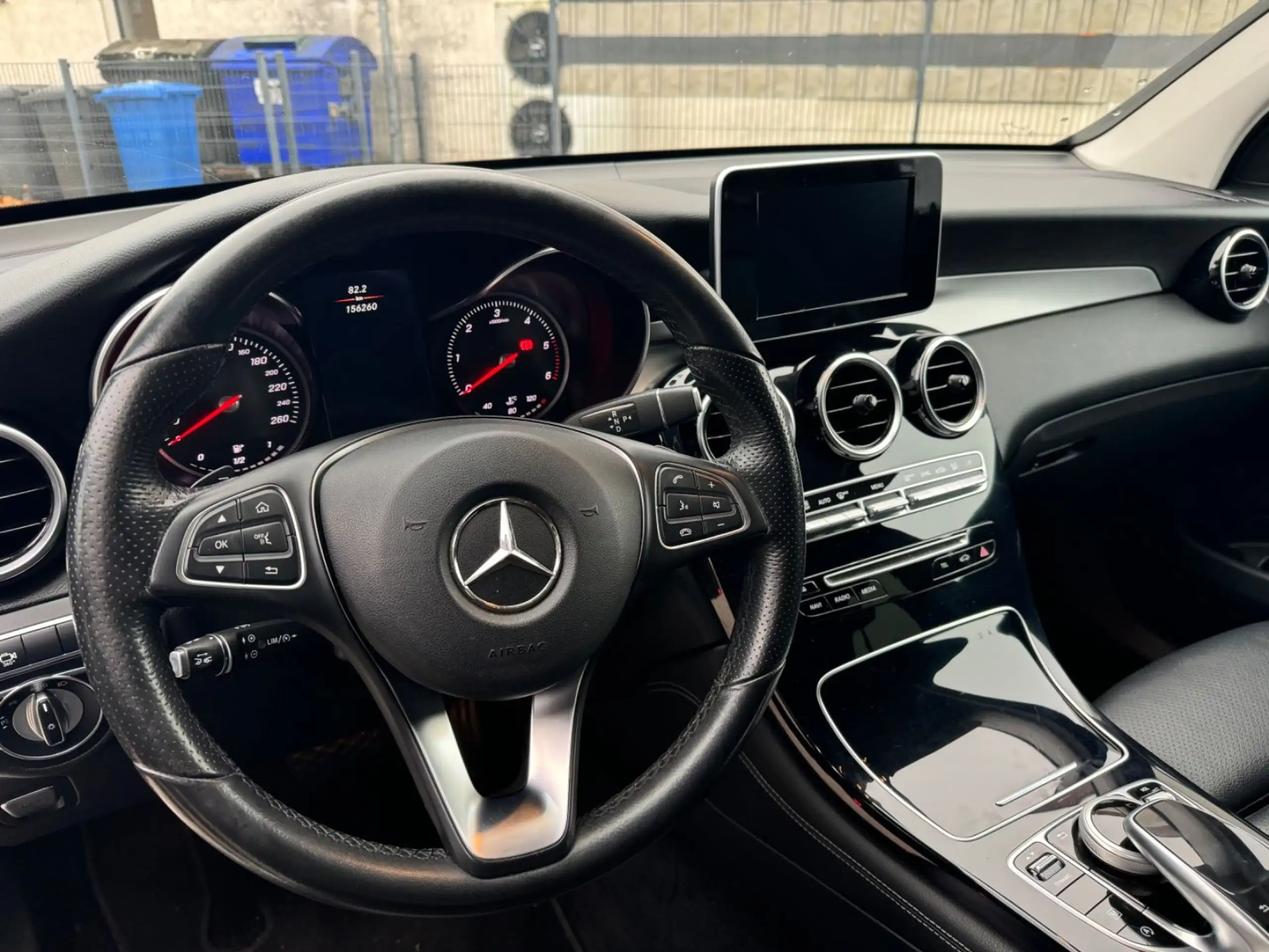 Mercedes-Benz - GLC 350