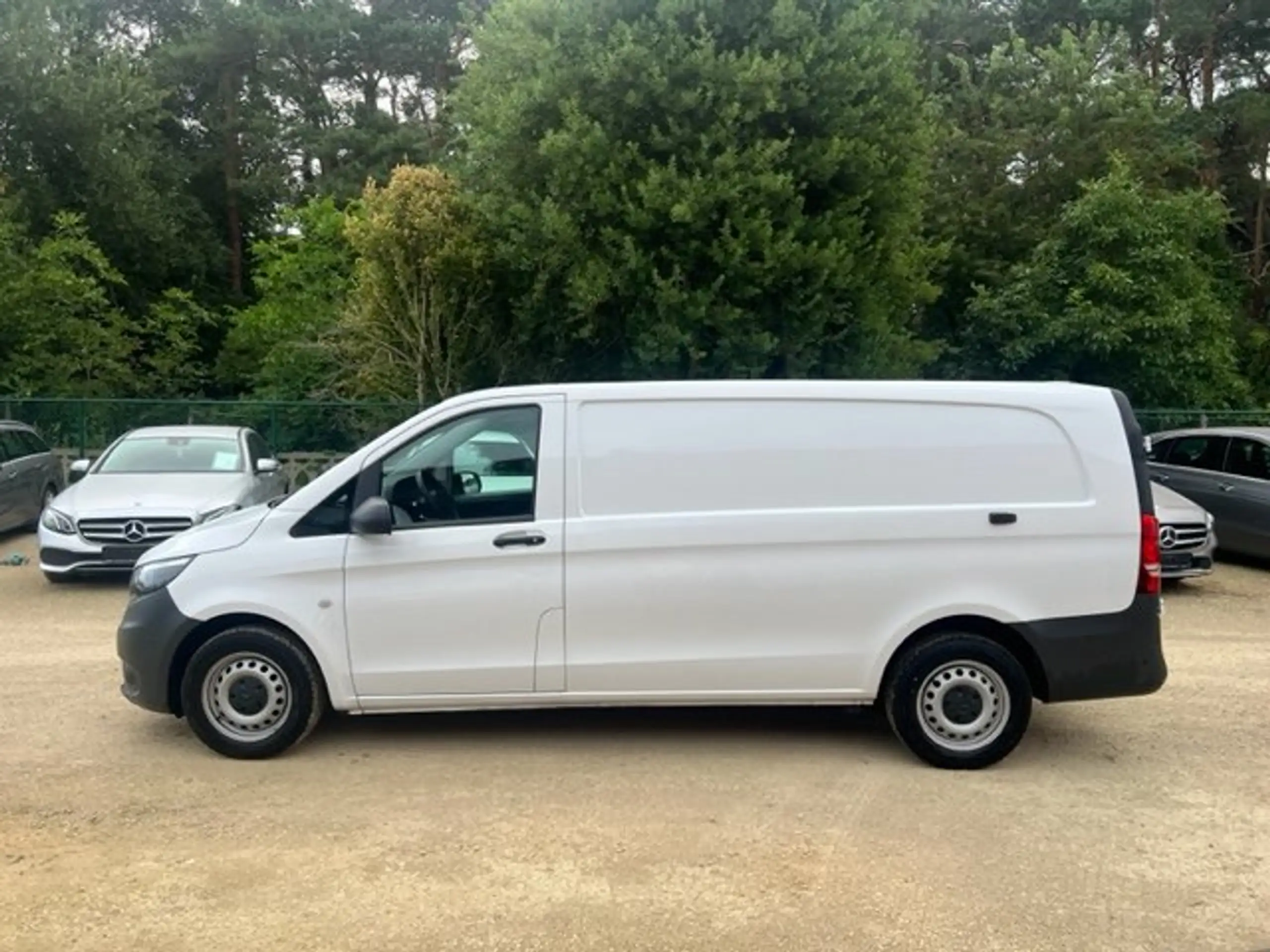 Mercedes-Benz - Vito