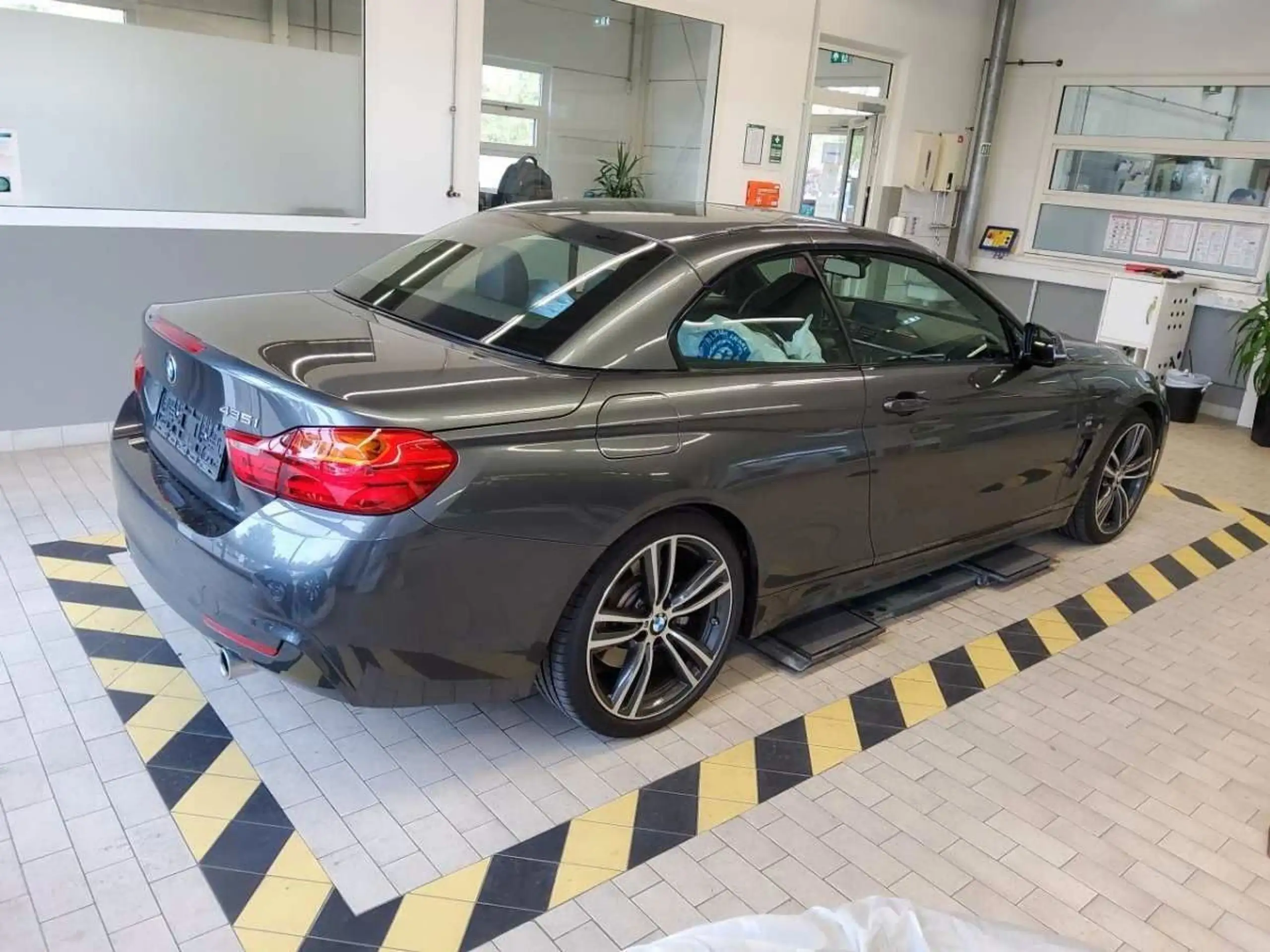 BMW - 435