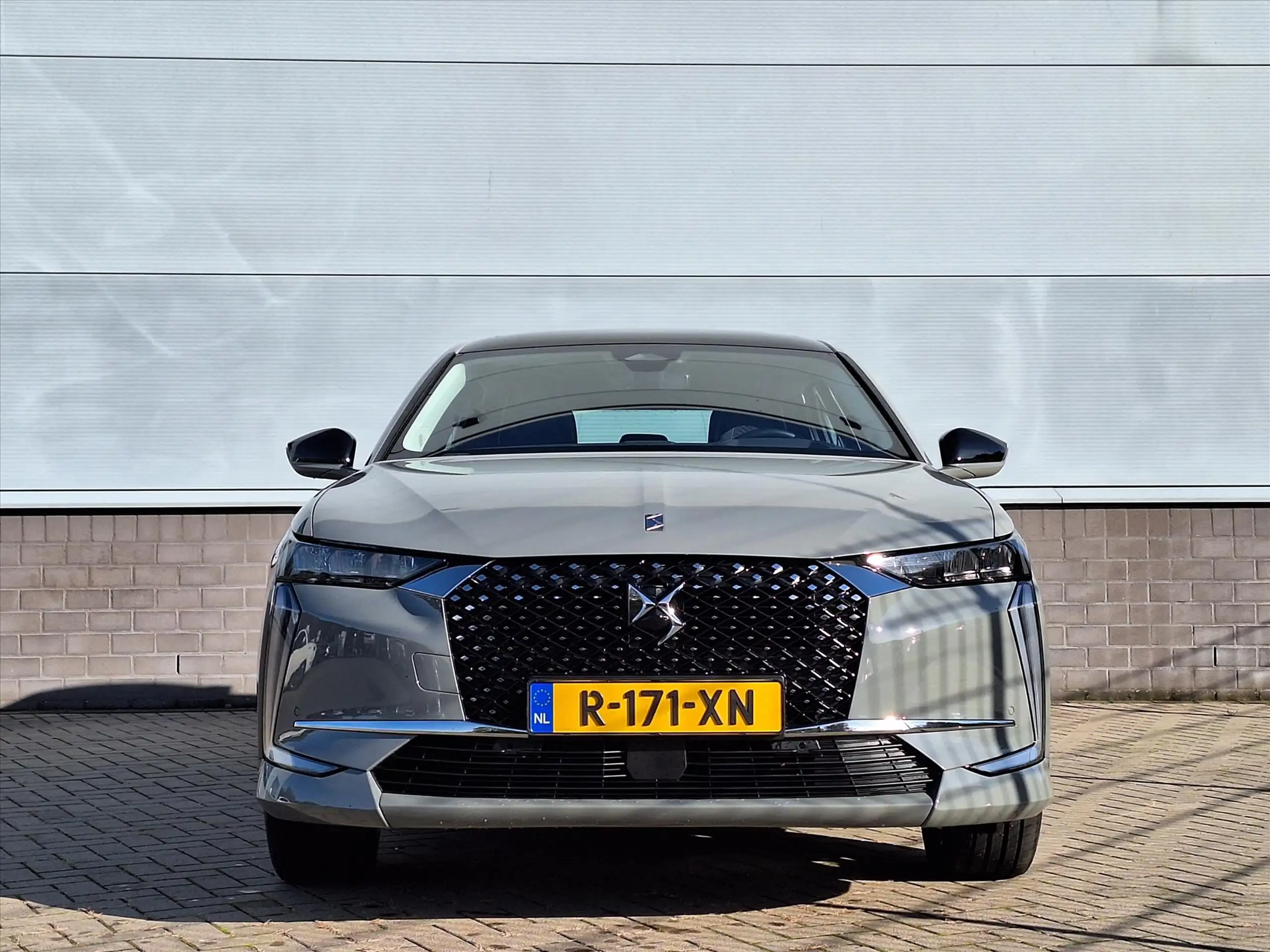 DS Automobiles - DS 4