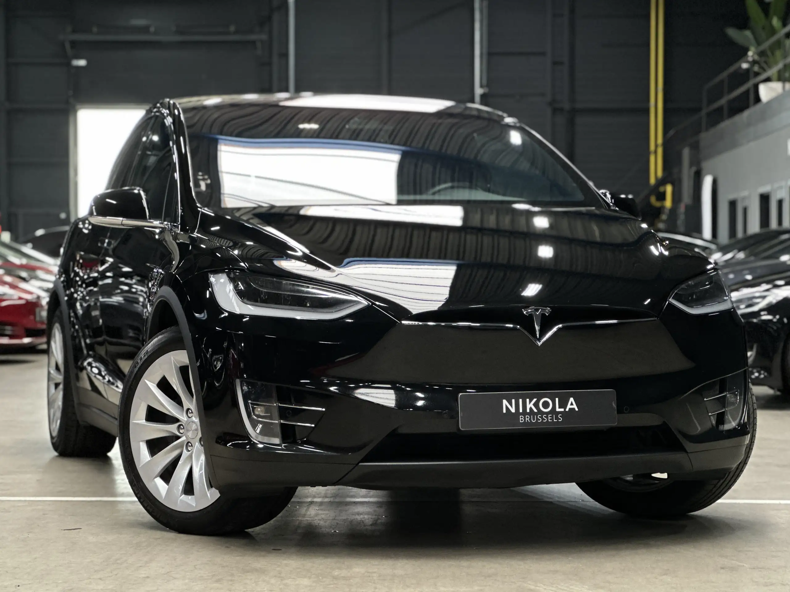 Tesla - Model X