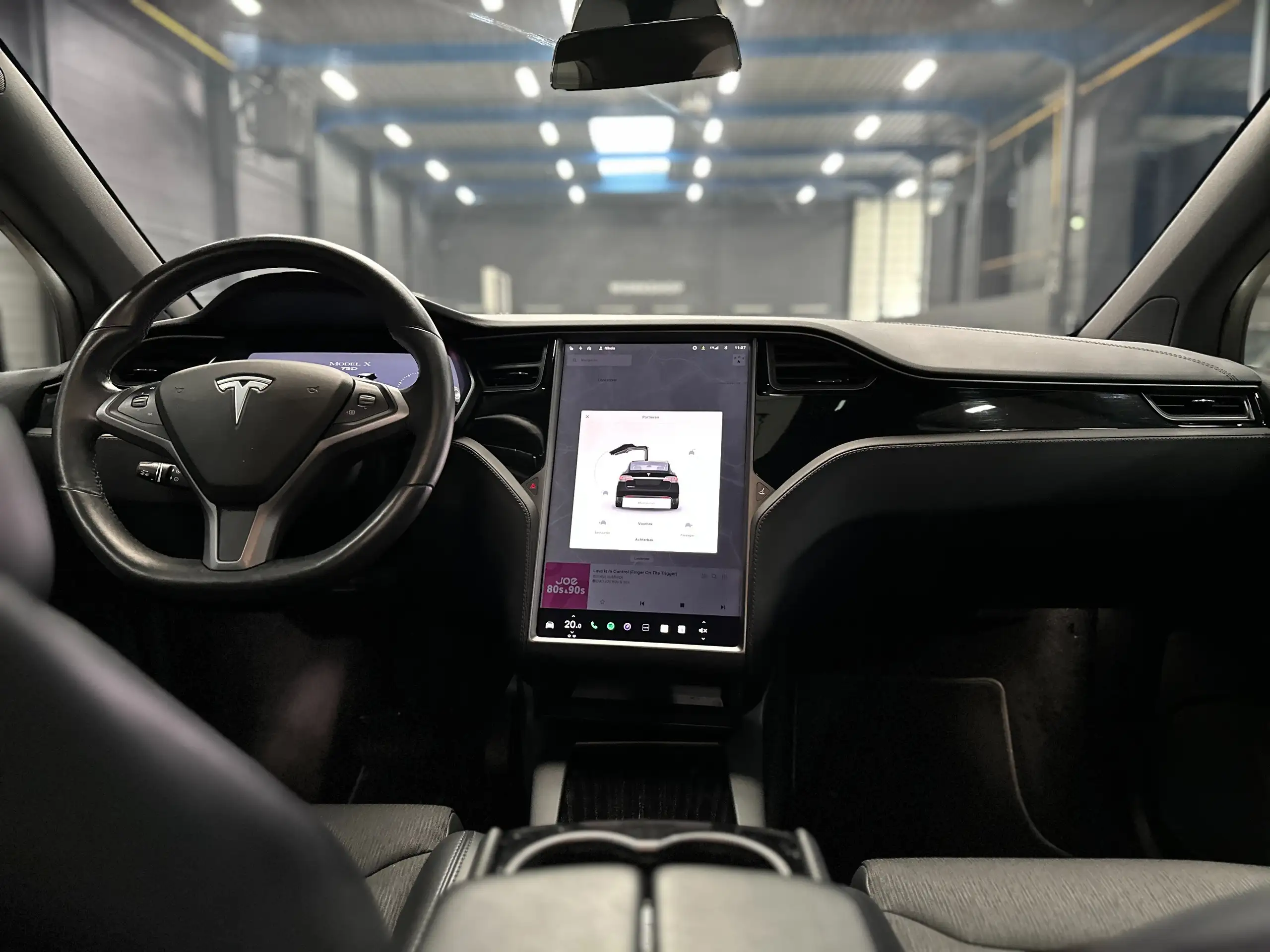 Tesla - Model X