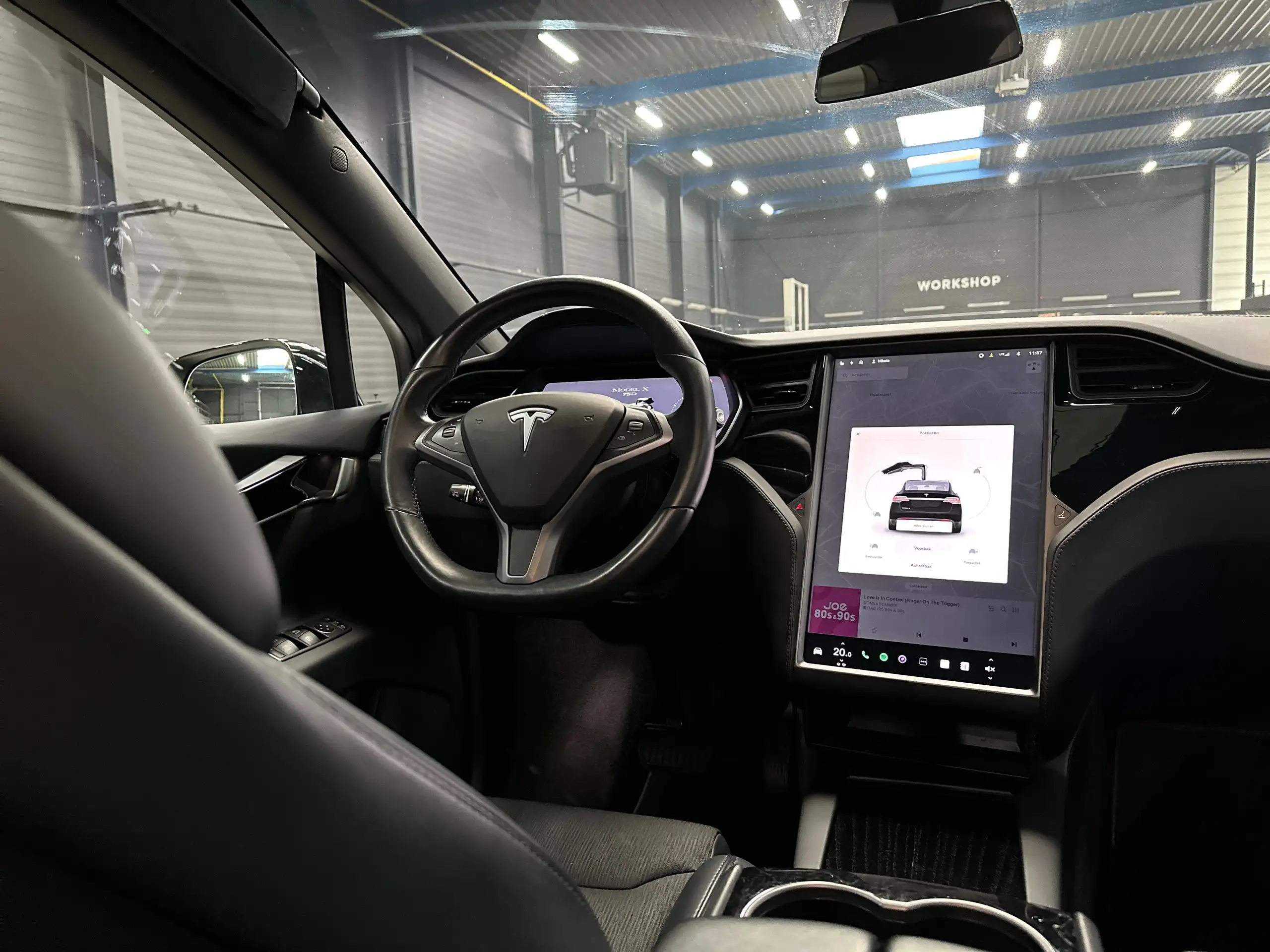 Tesla - Model X