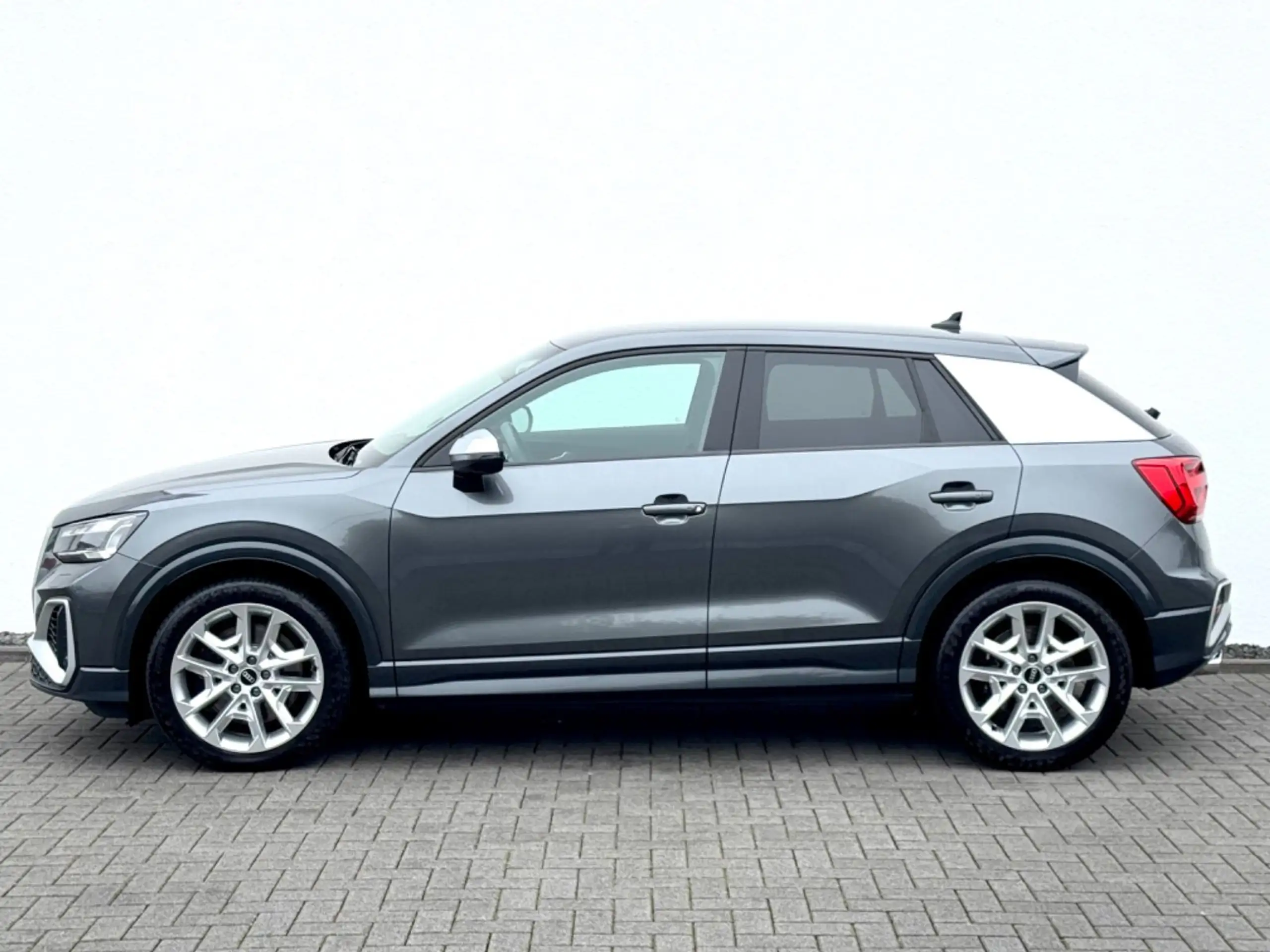 Audi - SQ2