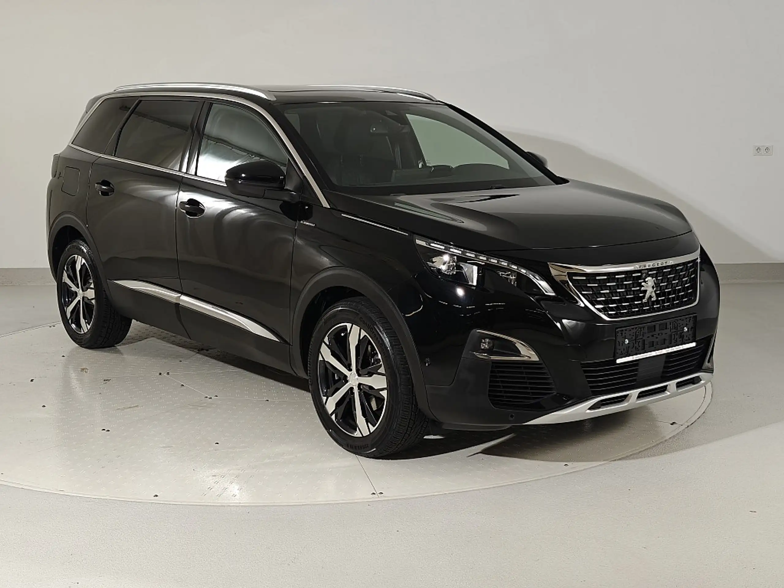 Peugeot - 5008