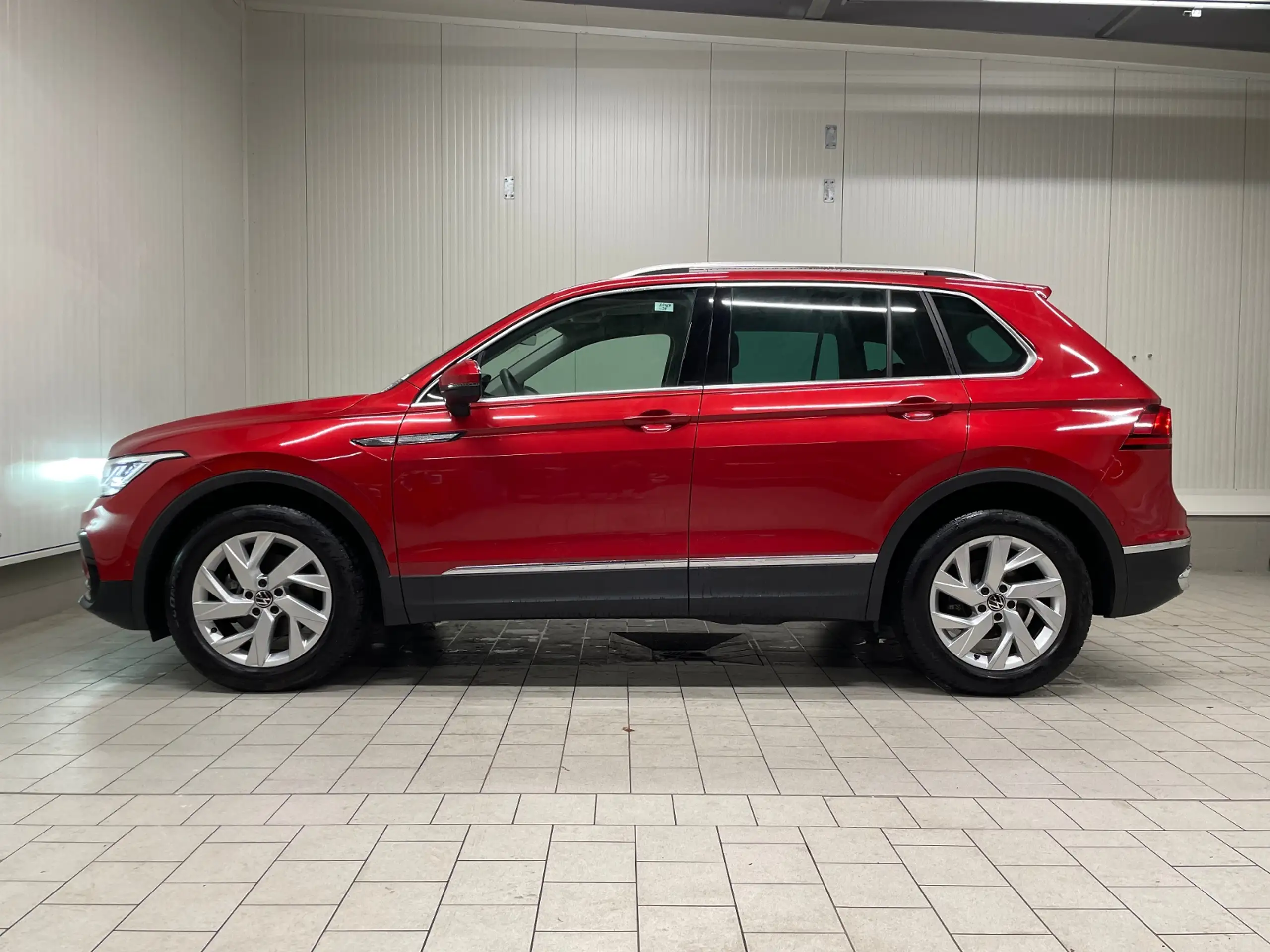 Volkswagen - Tiguan