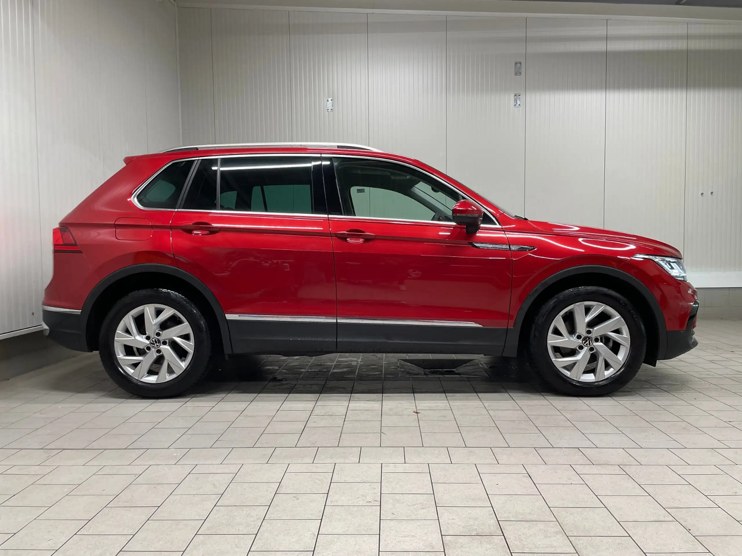 Volkswagen - Tiguan