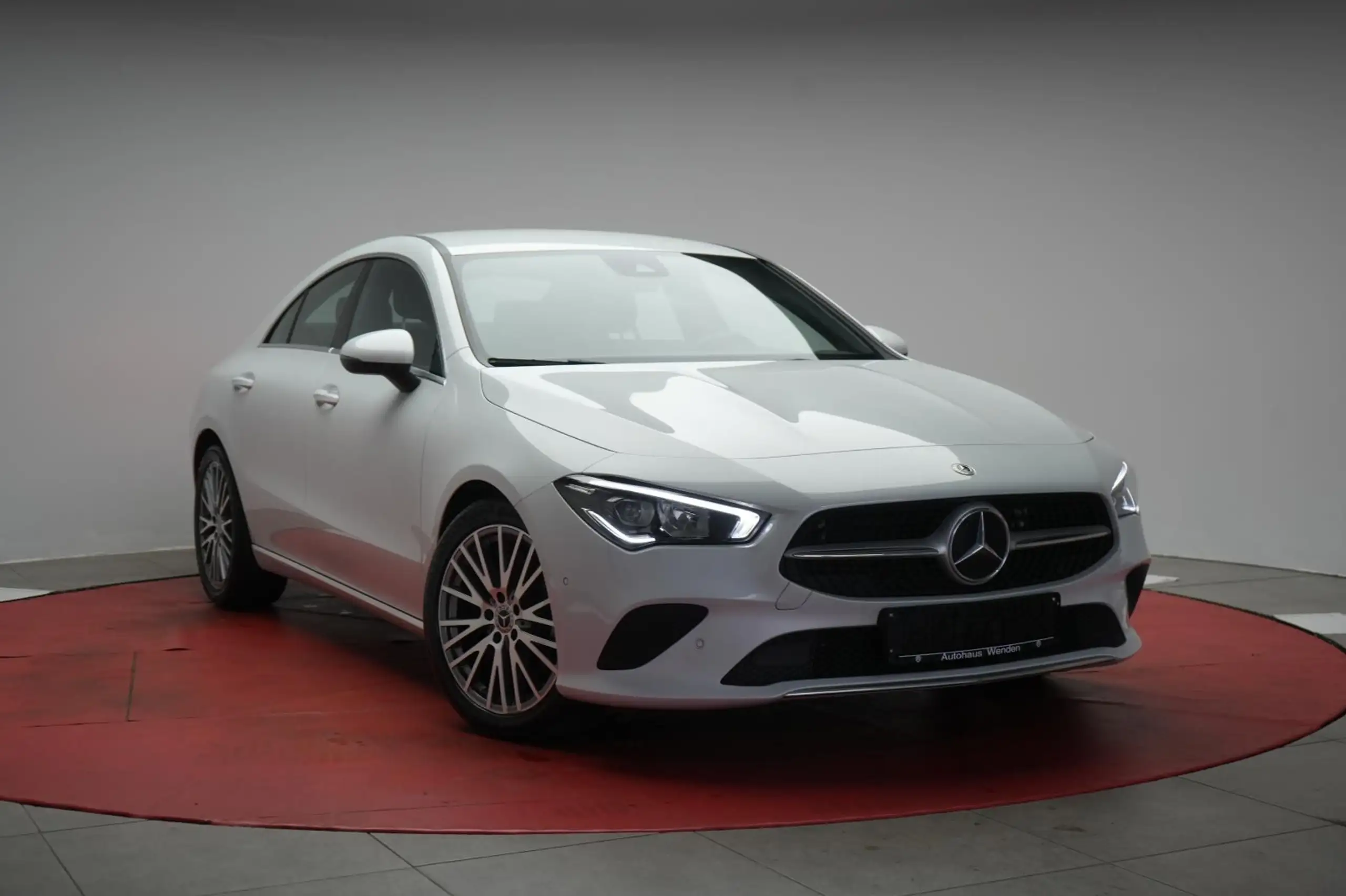 Mercedes-Benz - CLA 200