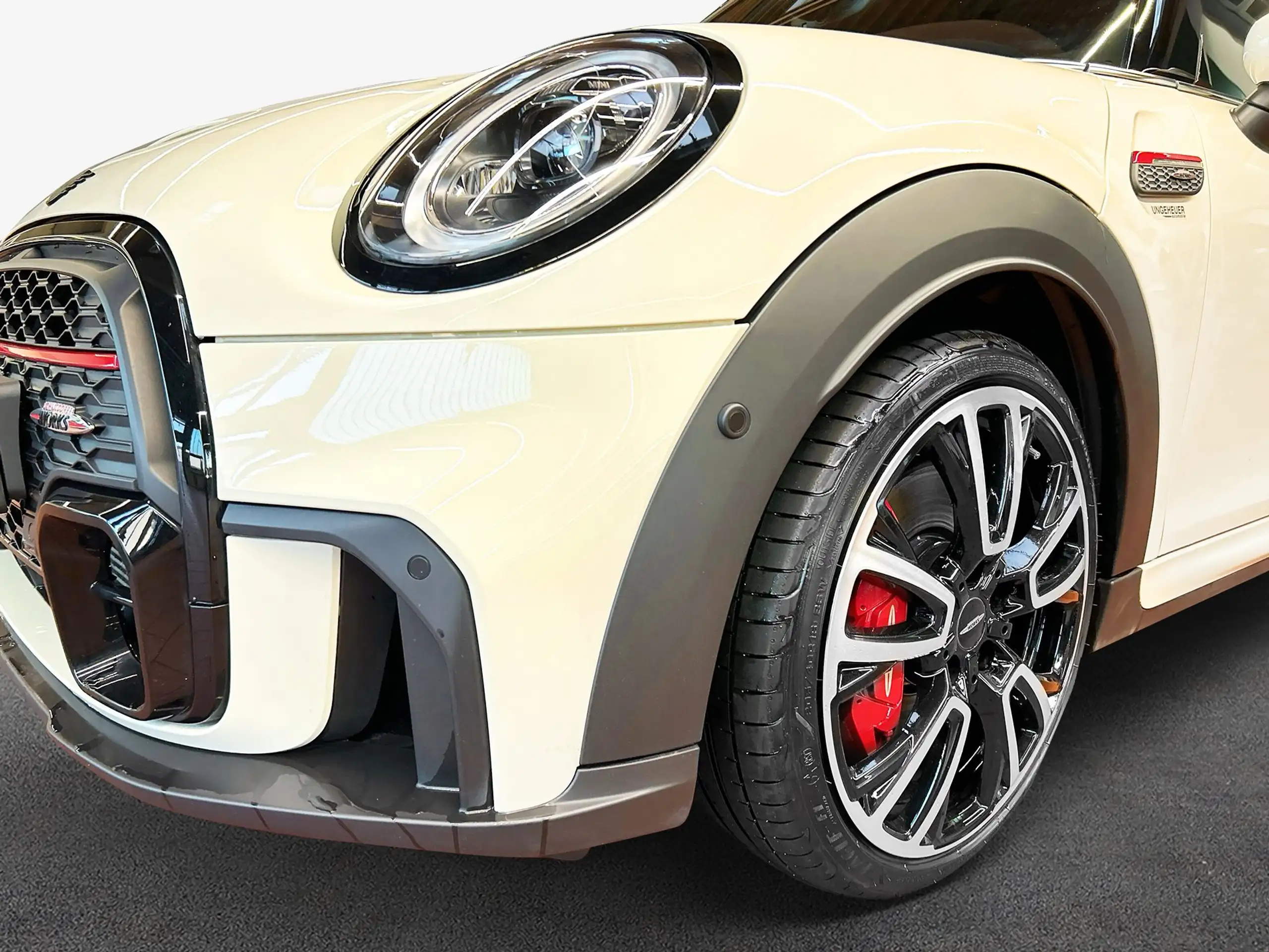 MINI - John Cooper Works Cabrio