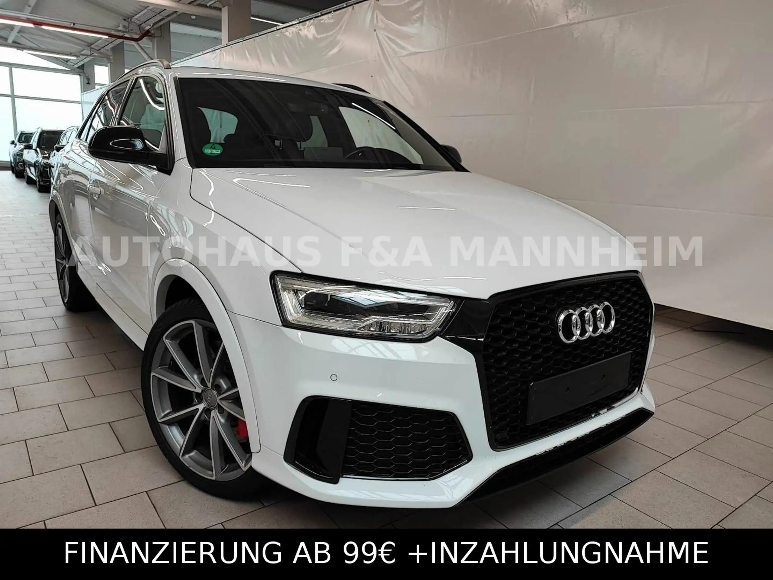 Audi - RS Q3