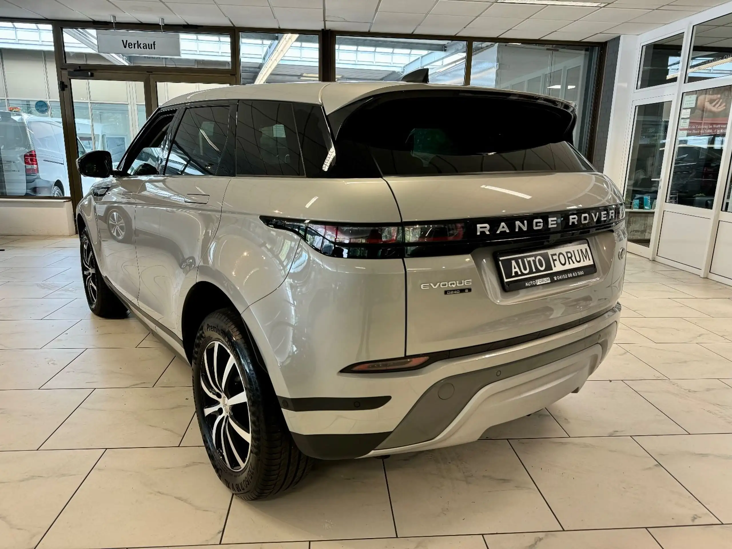 Land Rover - Range Rover Evoque