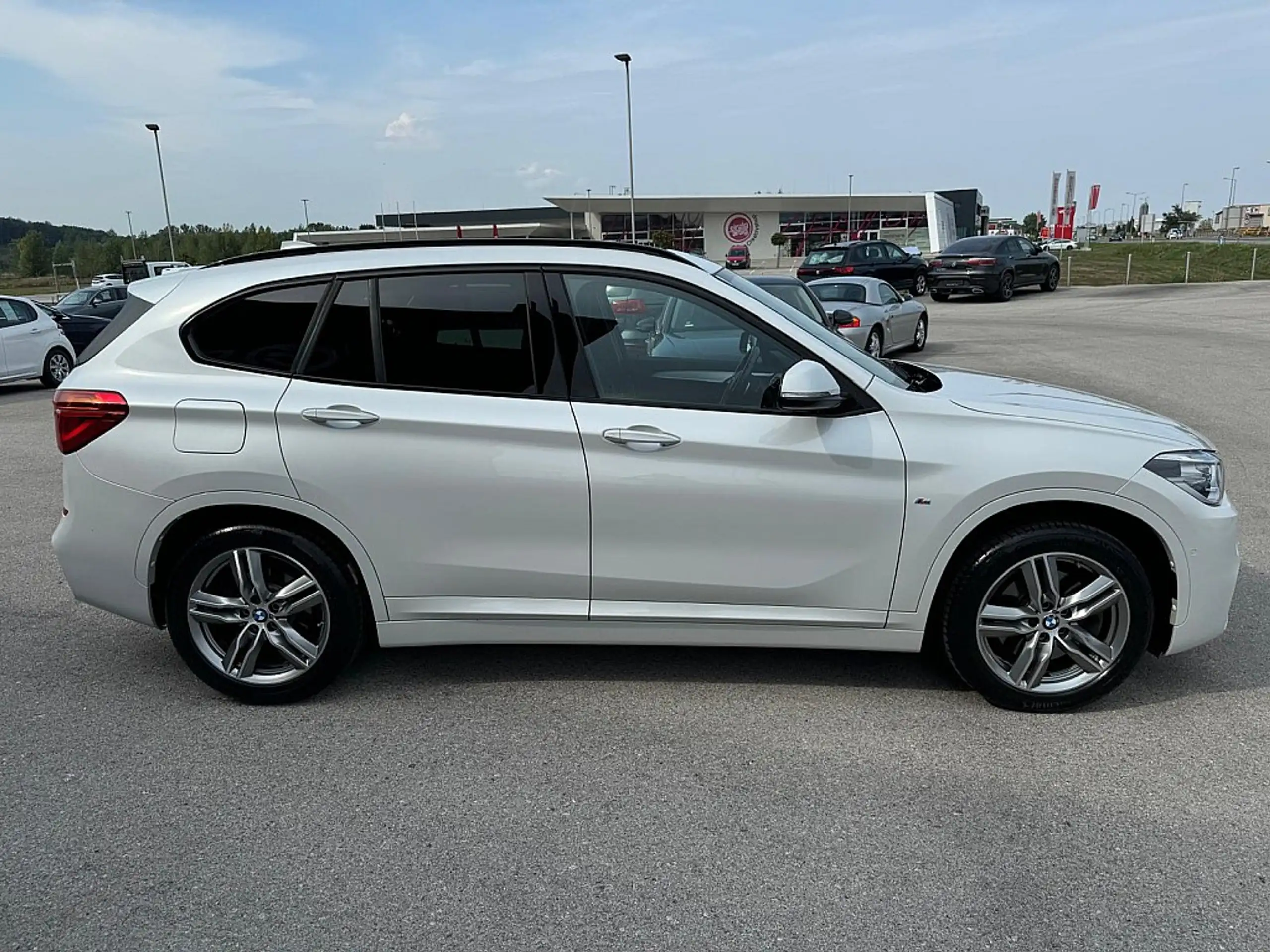 BMW - X1