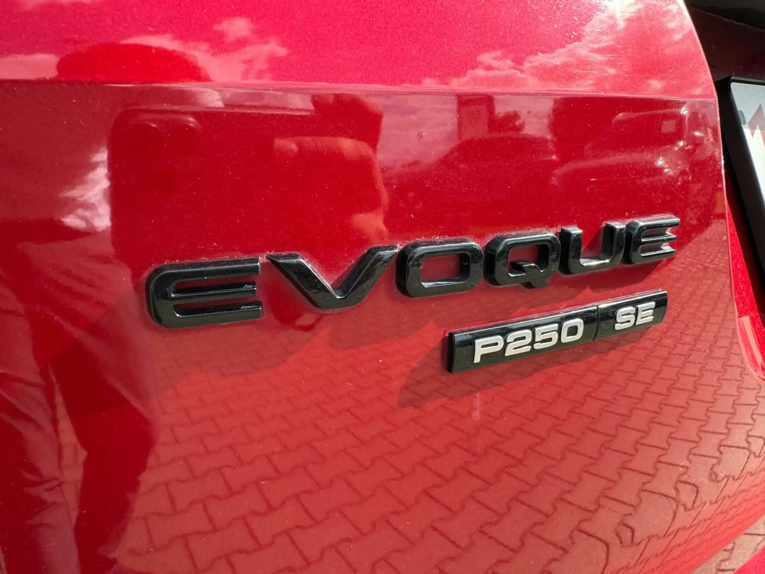 Land Rover - Range Rover Evoque