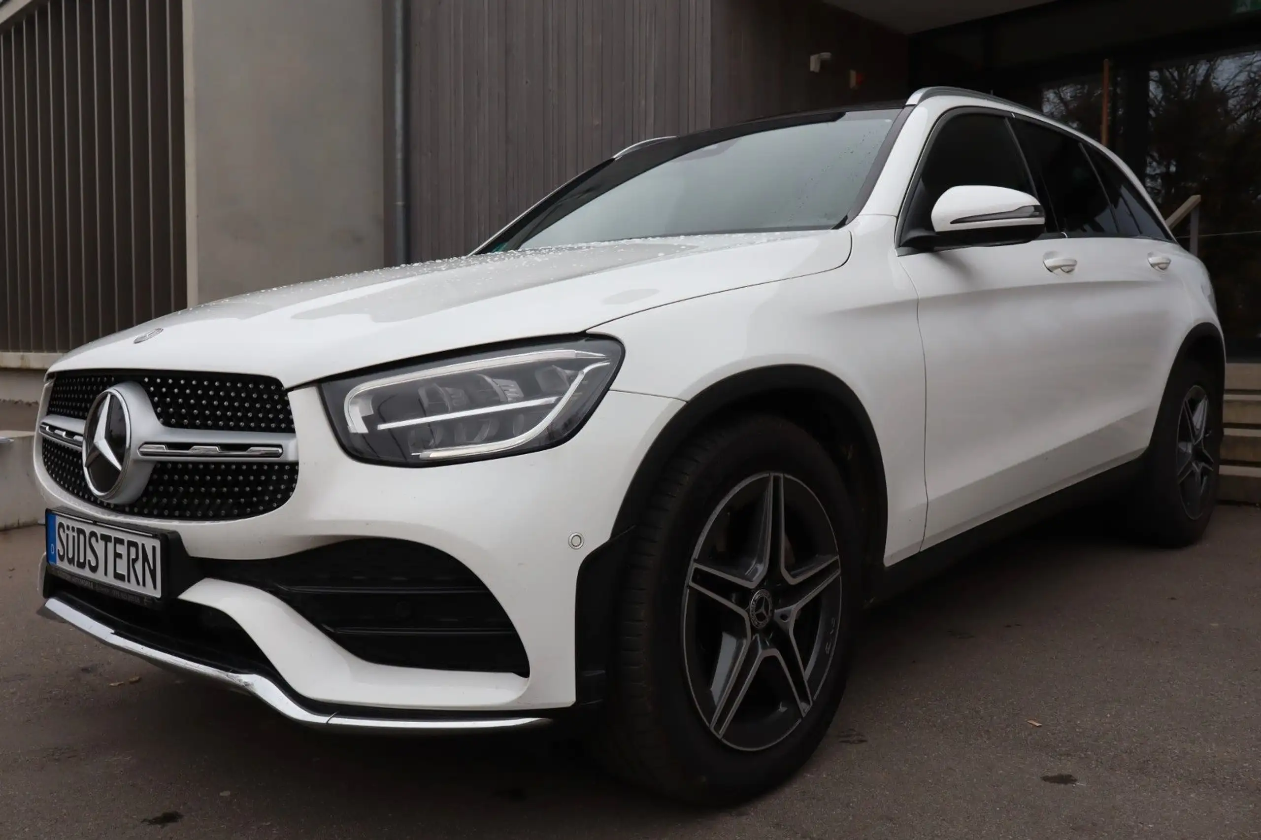 Mercedes-Benz - GLC 220