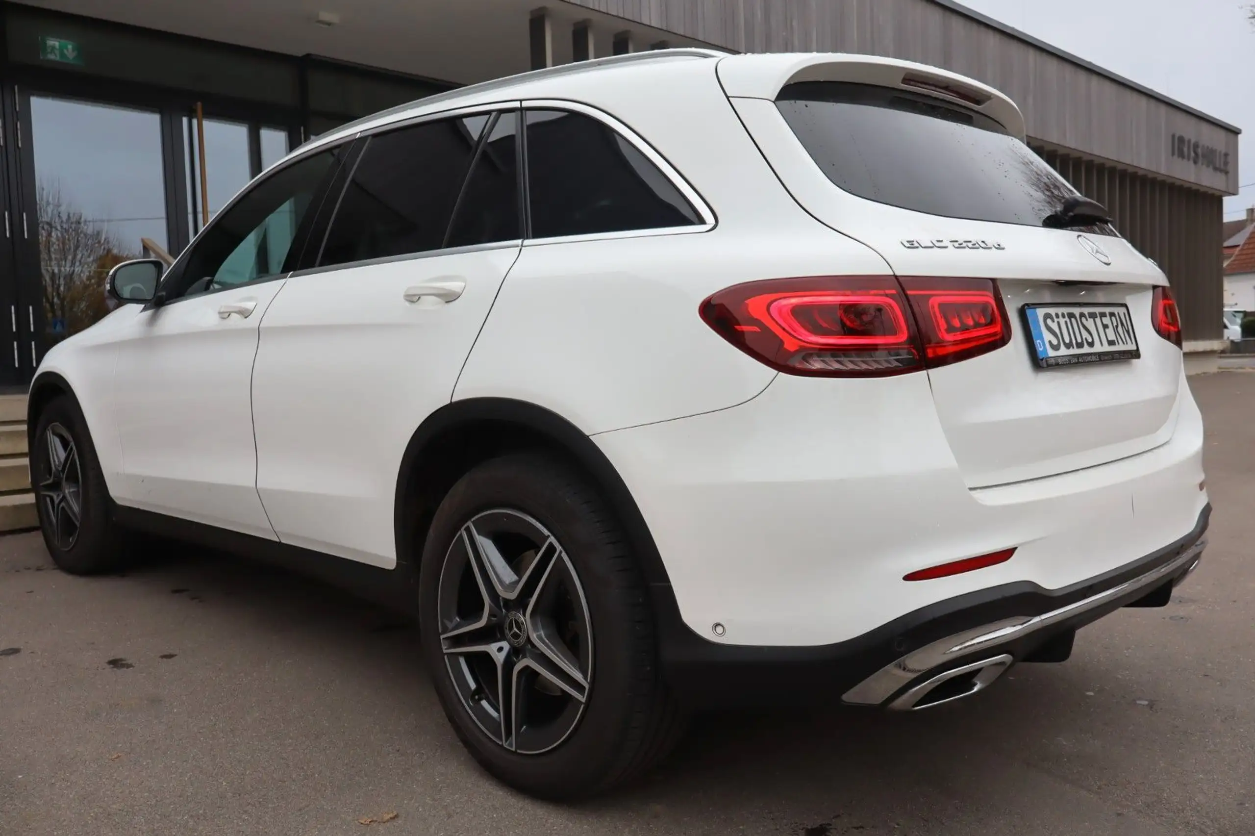 Mercedes-Benz - GLC 220