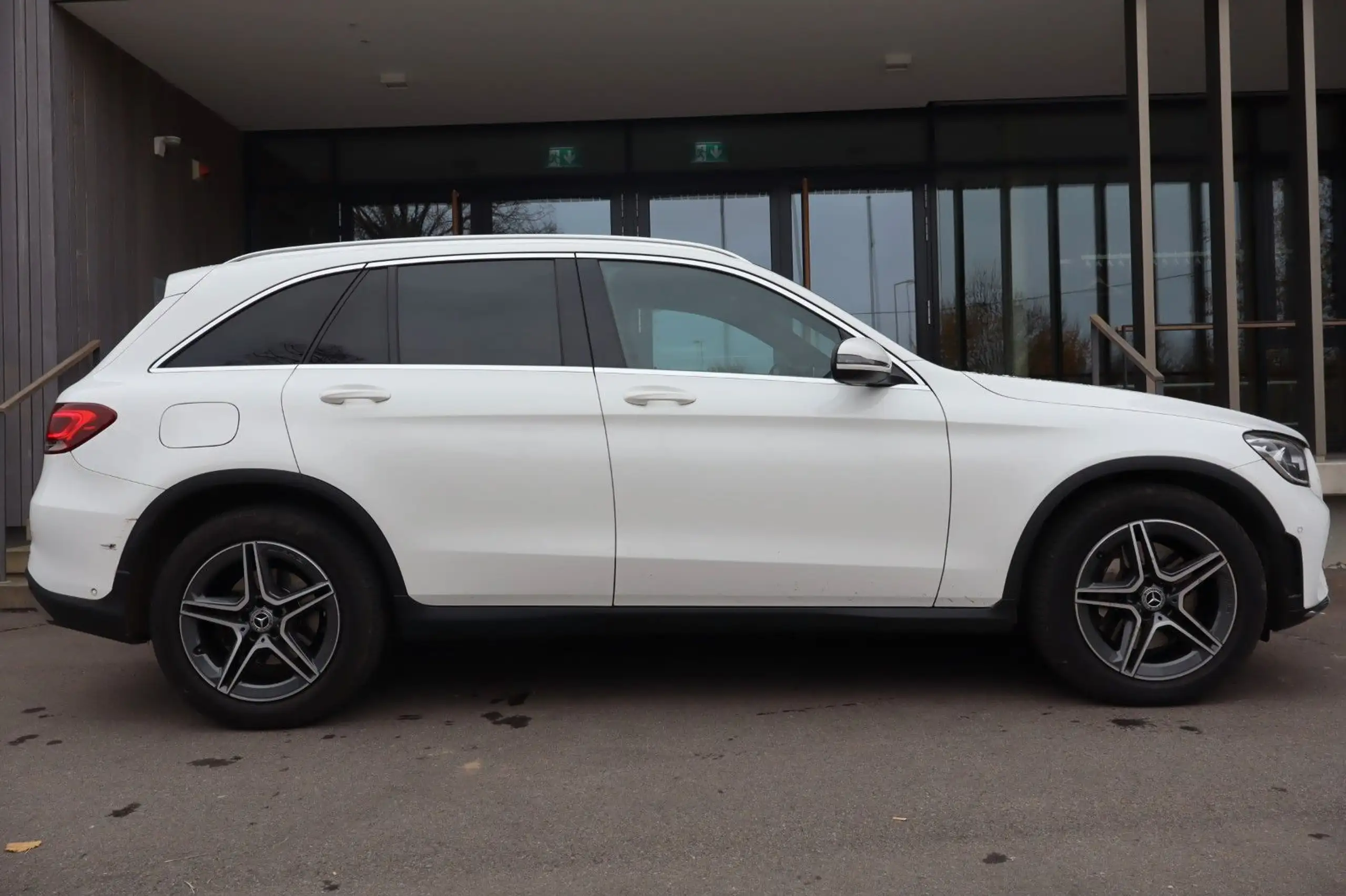 Mercedes-Benz - GLC 220