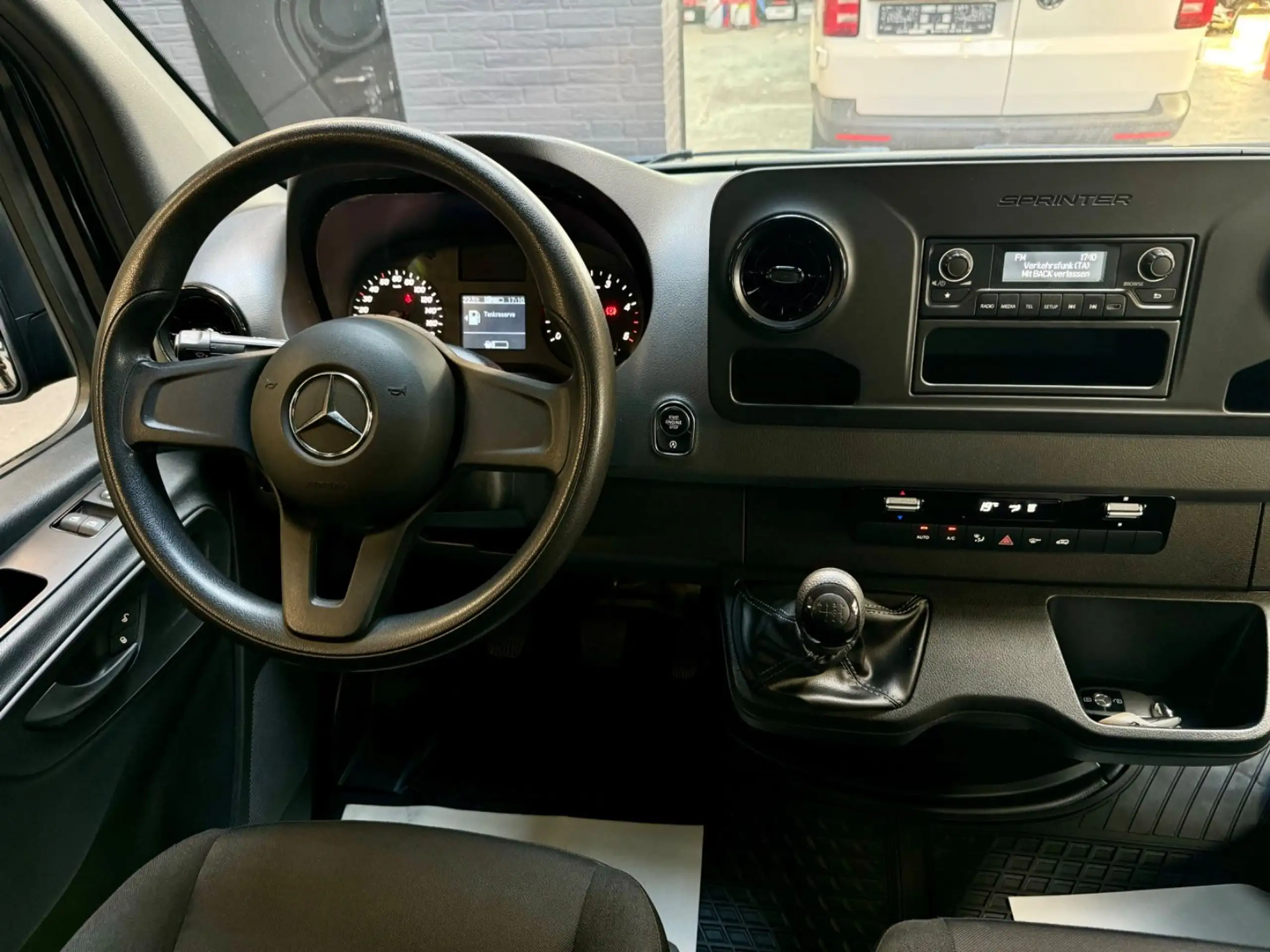 Mercedes-Benz - Sprinter