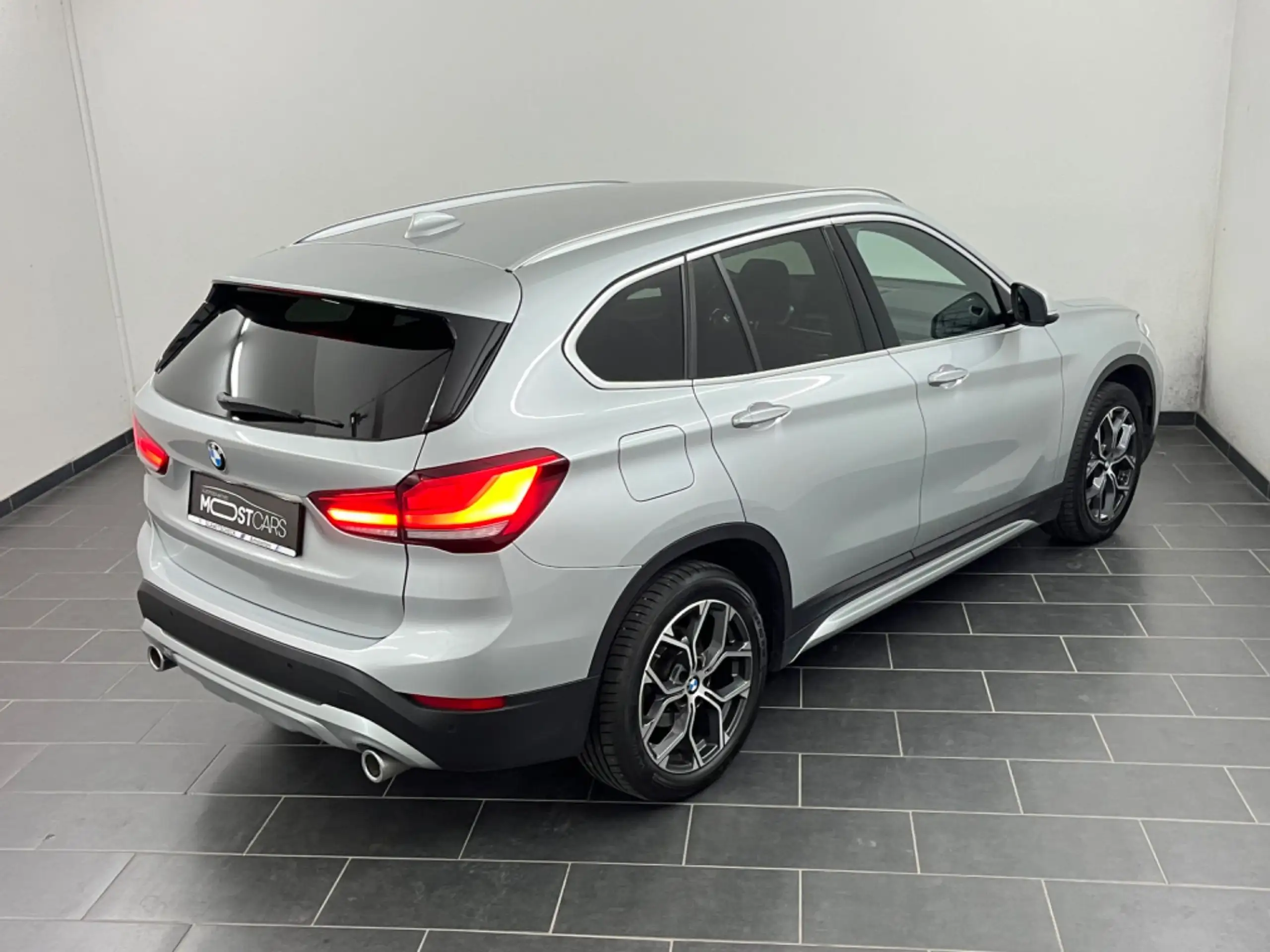 BMW - X1