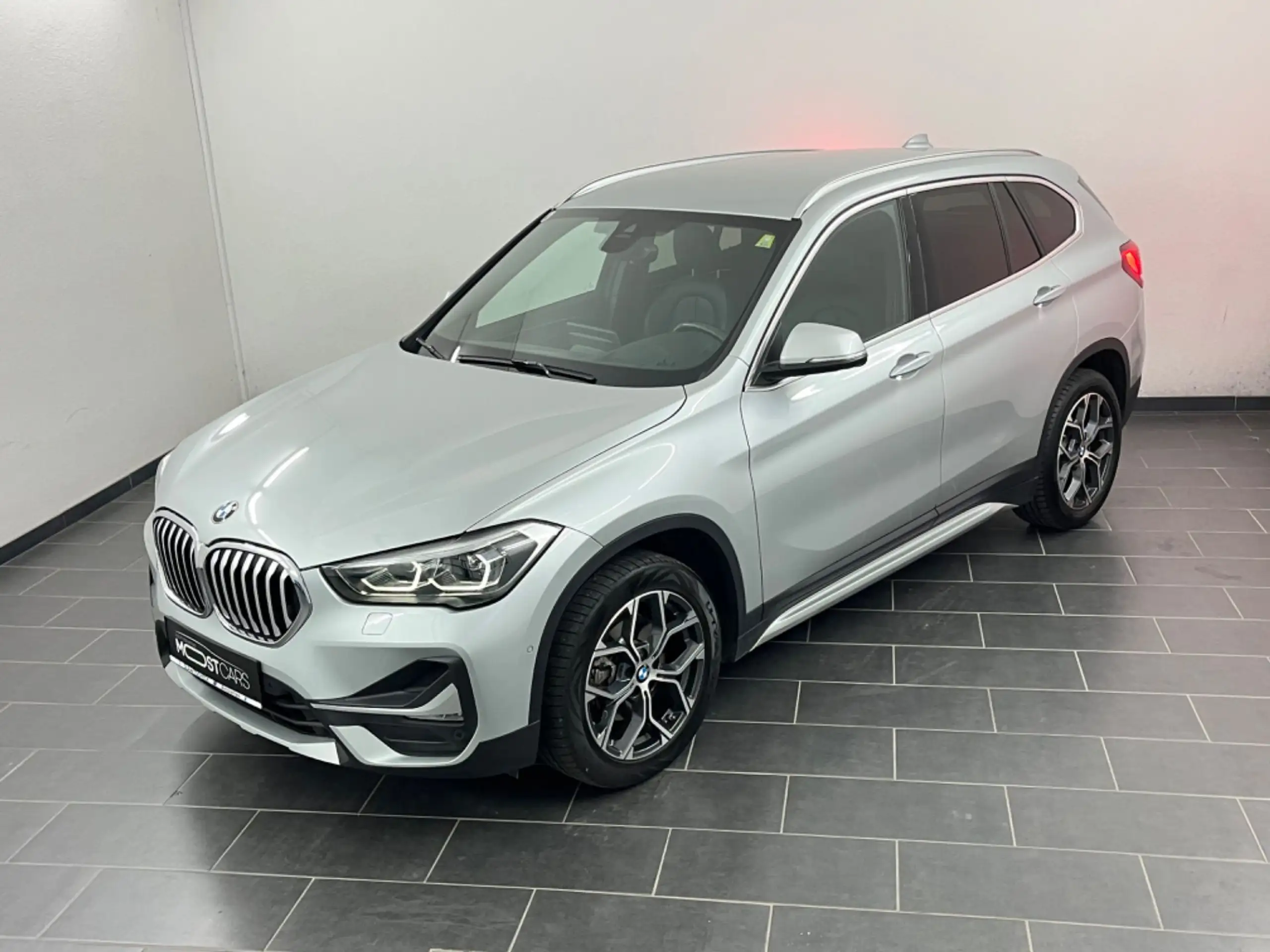 BMW - X1