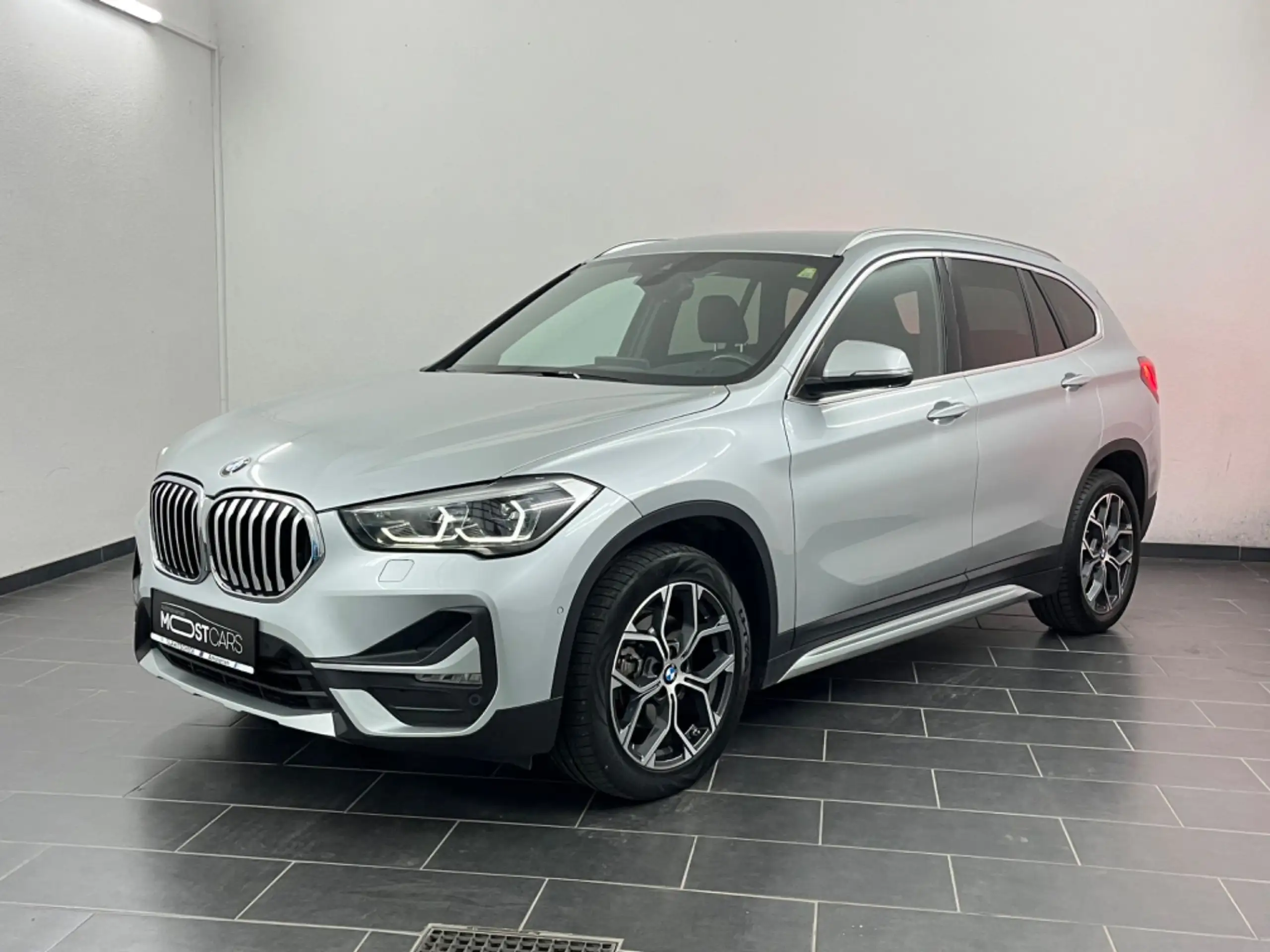 BMW - X1