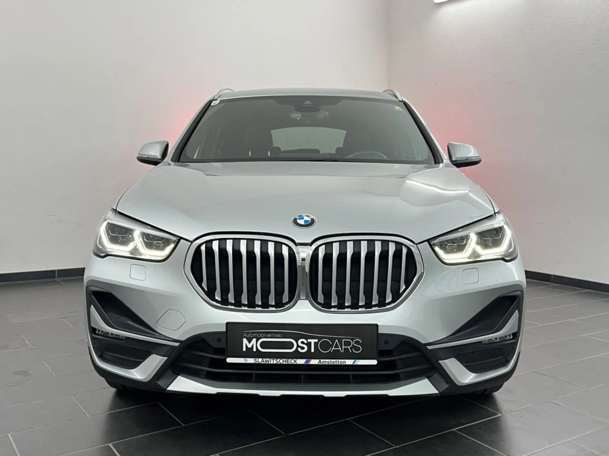 BMW - X1