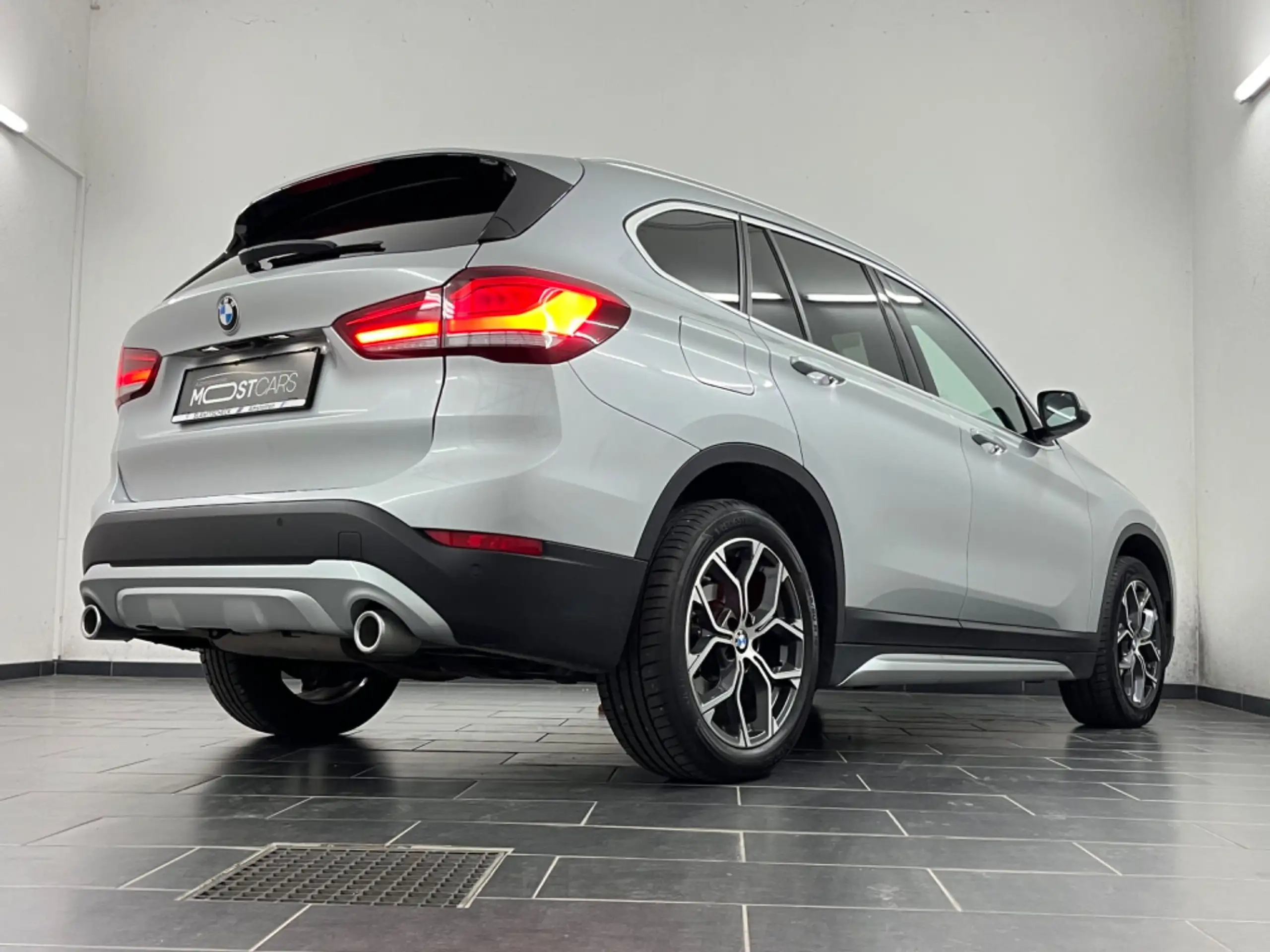 BMW - X1