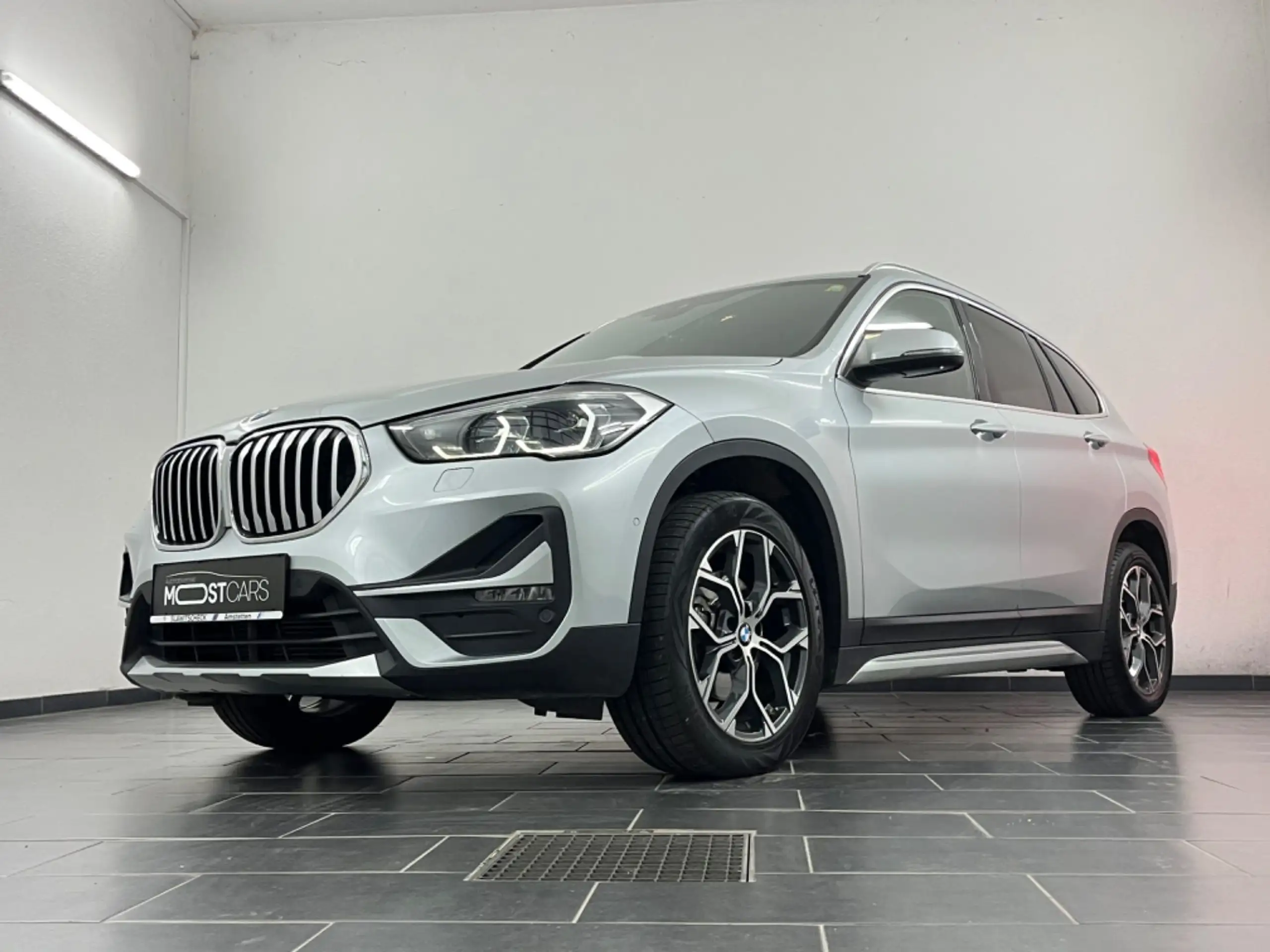 BMW - X1