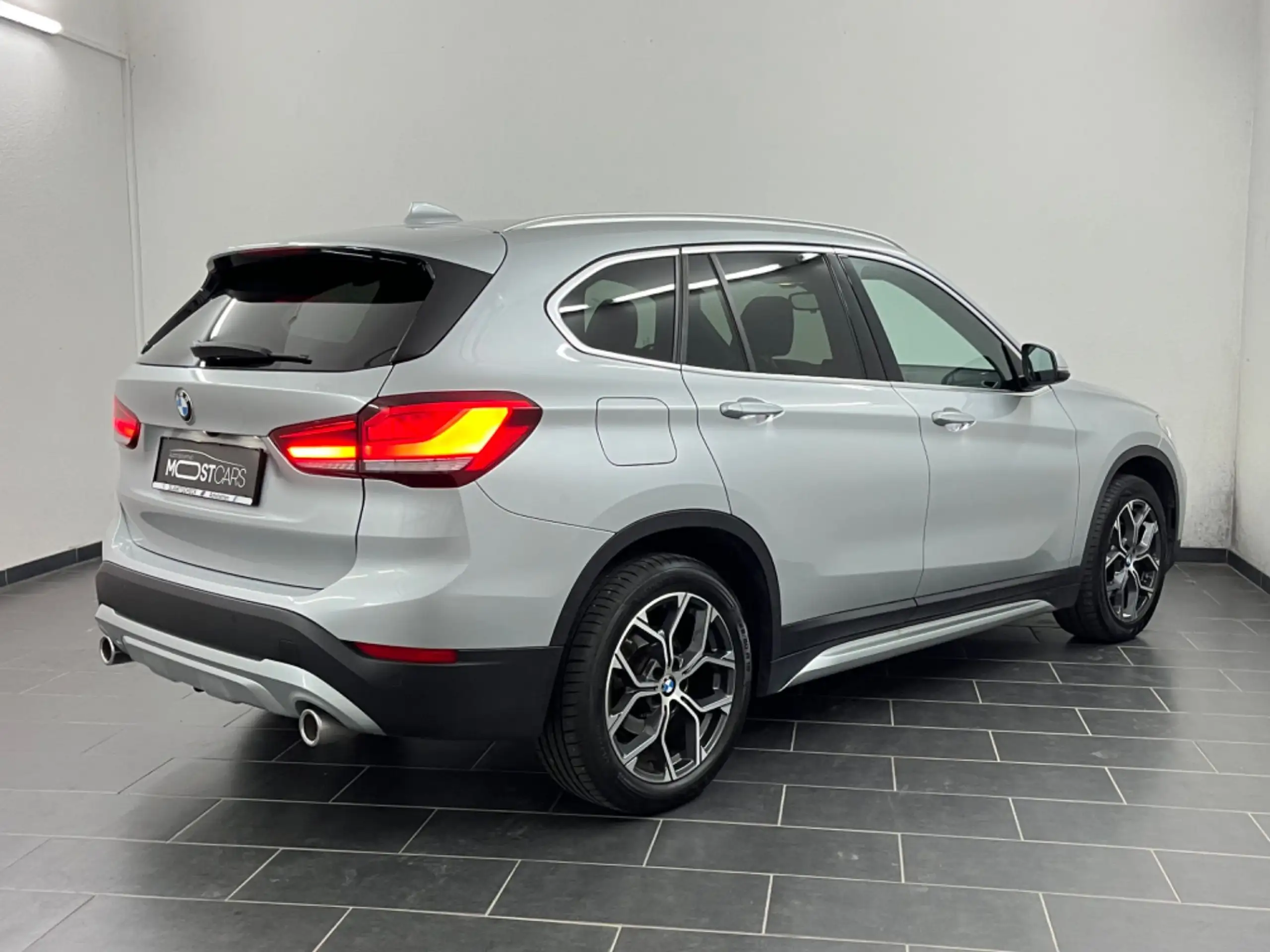 BMW - X1