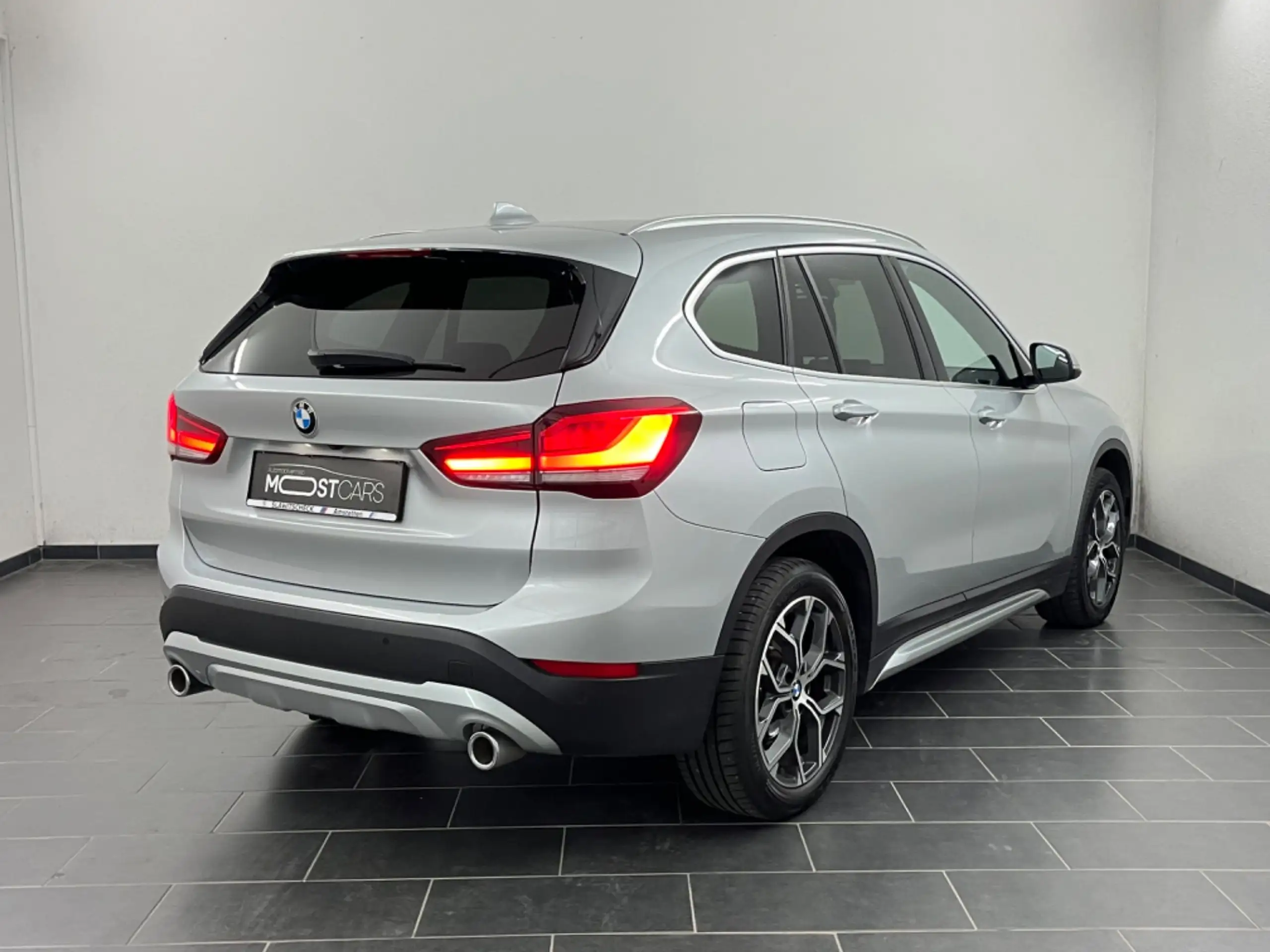 BMW - X1