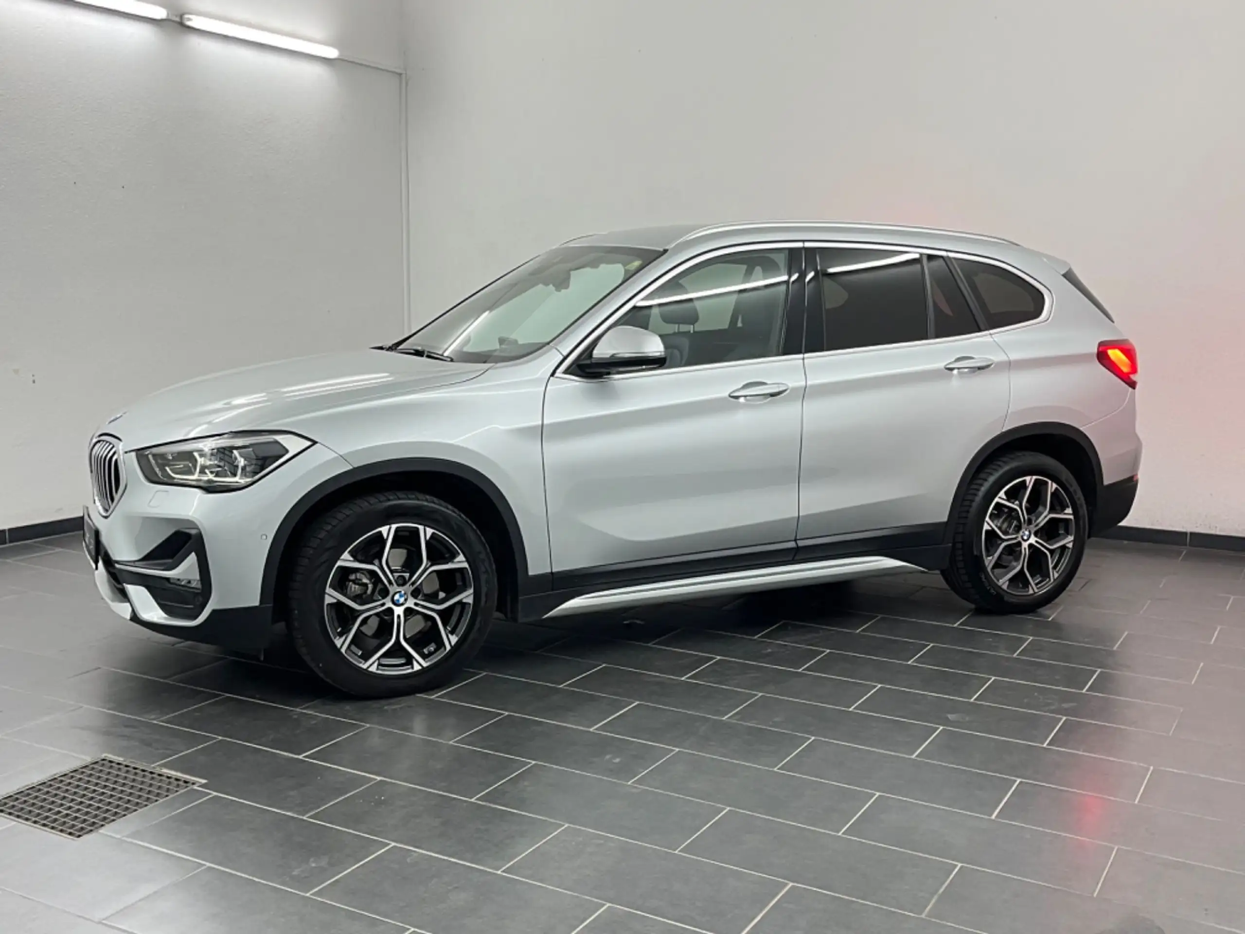 BMW - X1