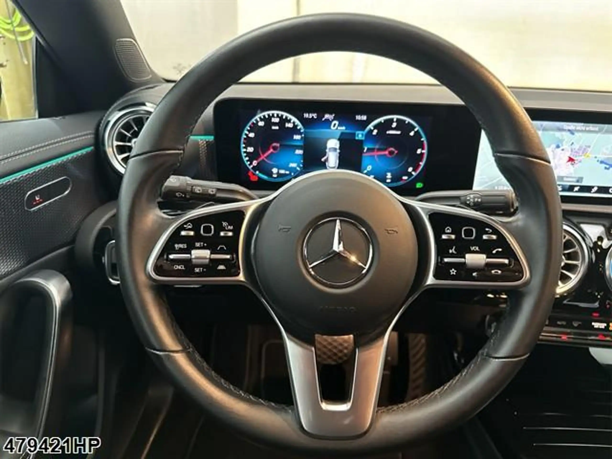 Mercedes-Benz - CLA 200