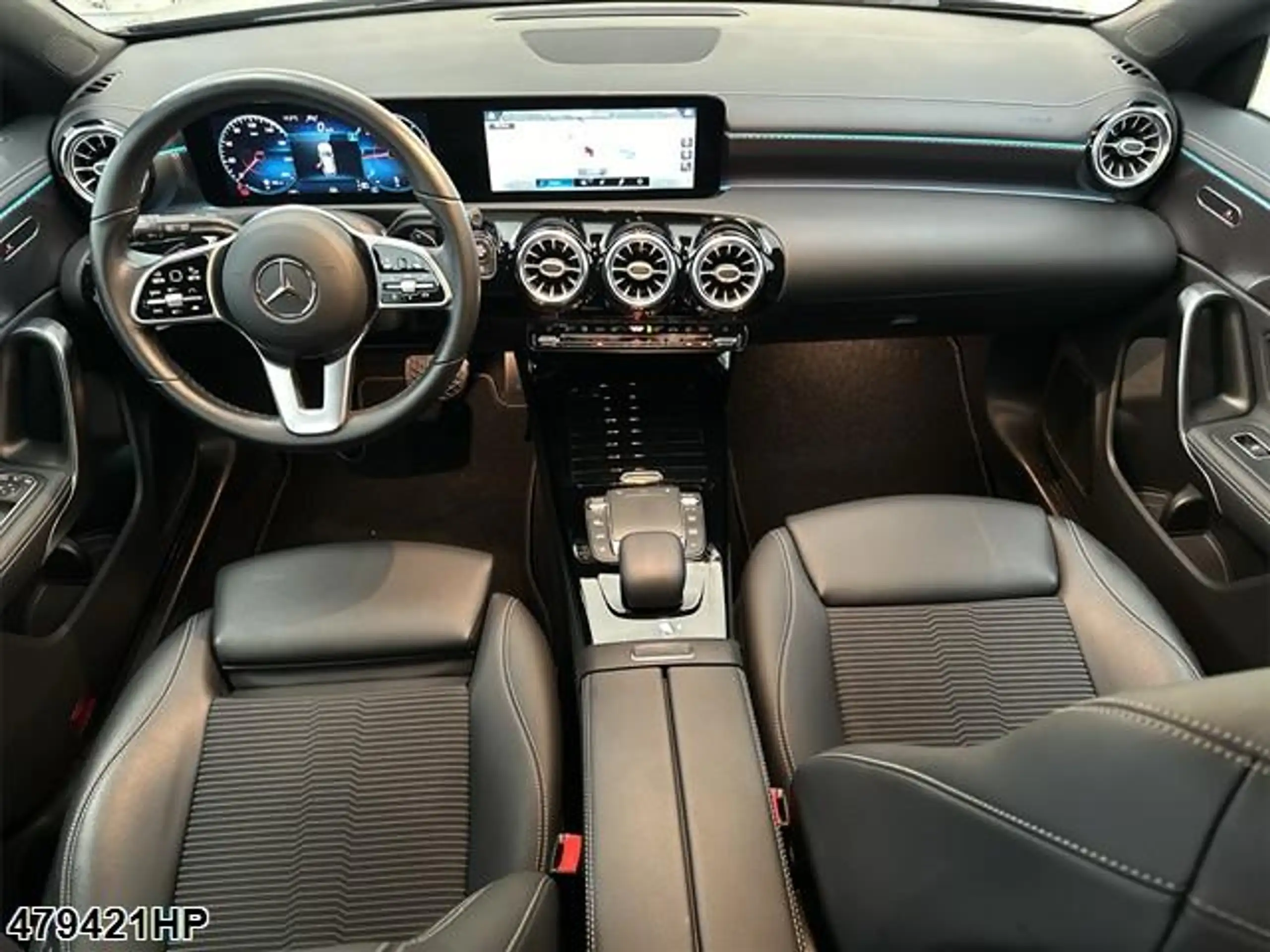 Mercedes-Benz - CLA 200