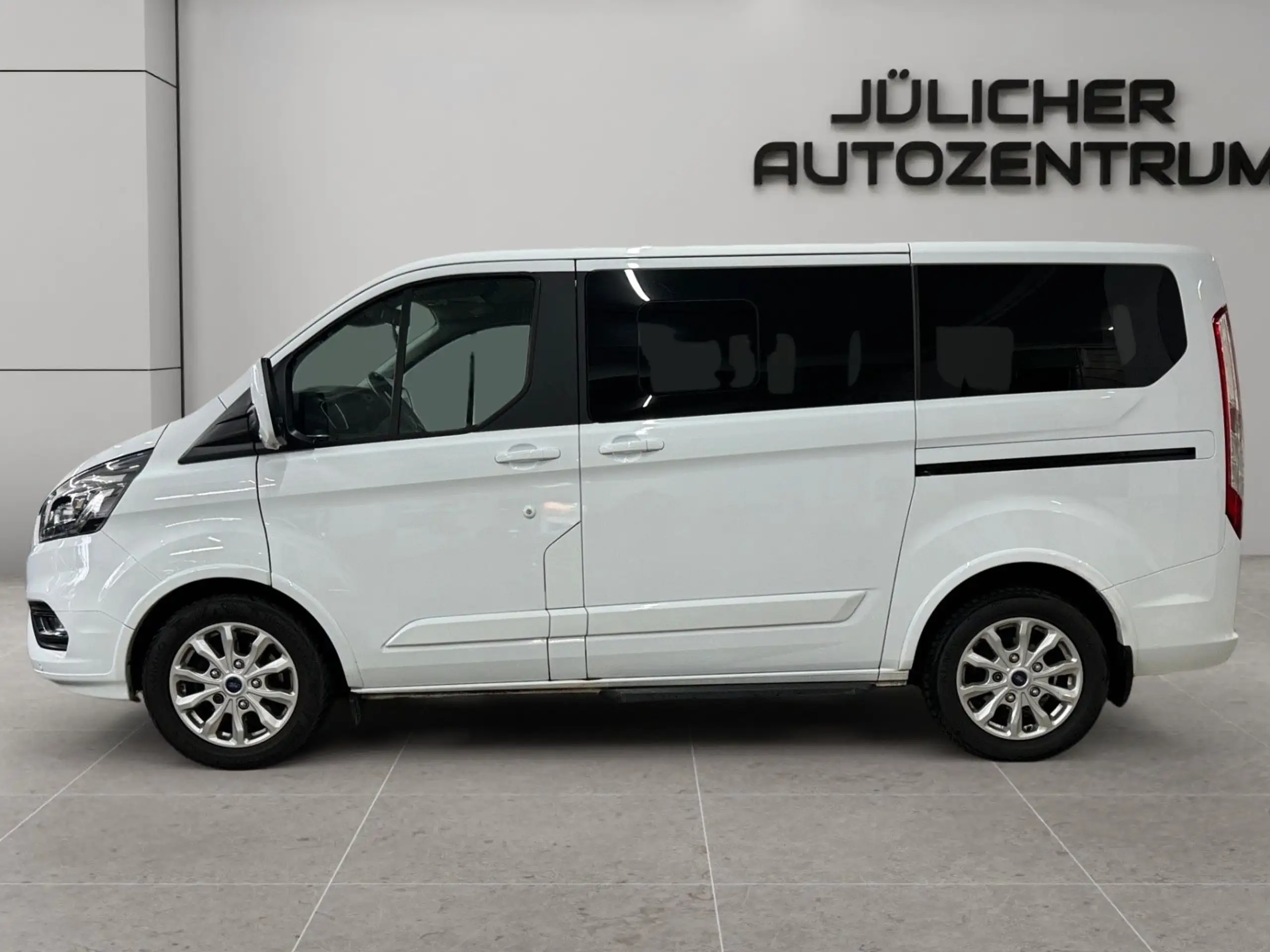 Ford - Tourneo Custom