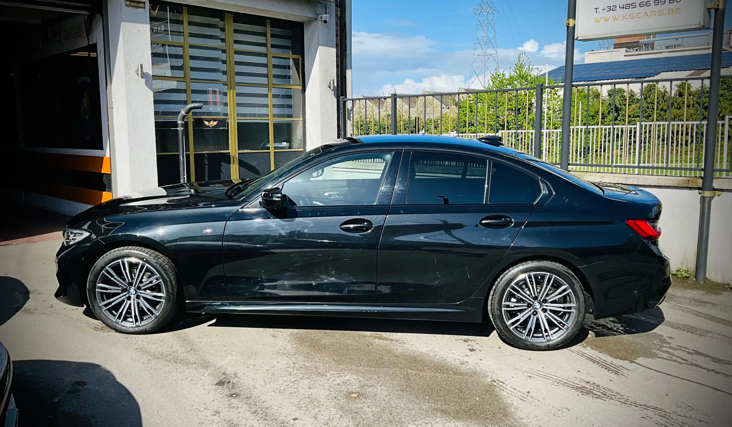 BMW - 318