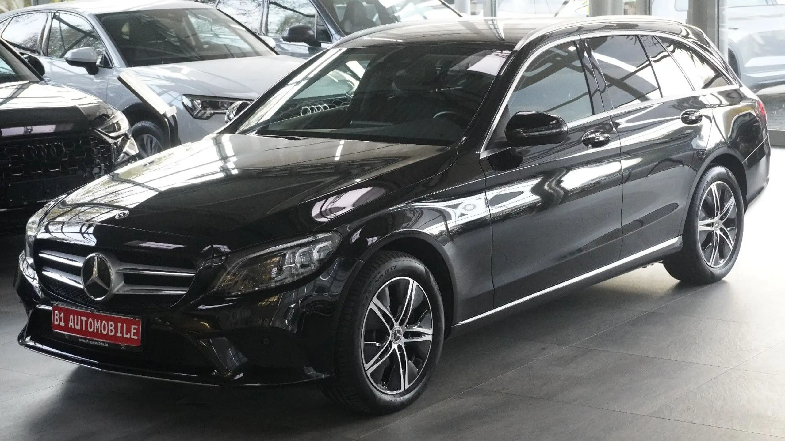 Mercedes-Benz - C 220