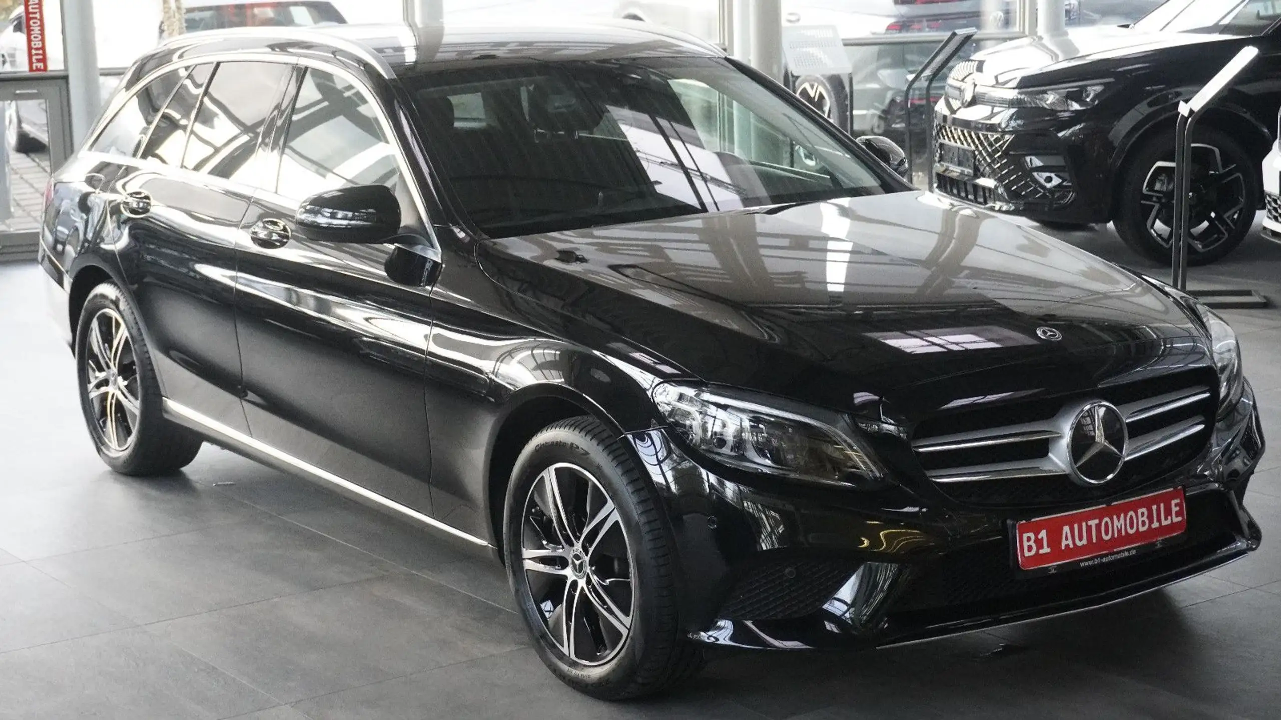 Mercedes-Benz - C 220