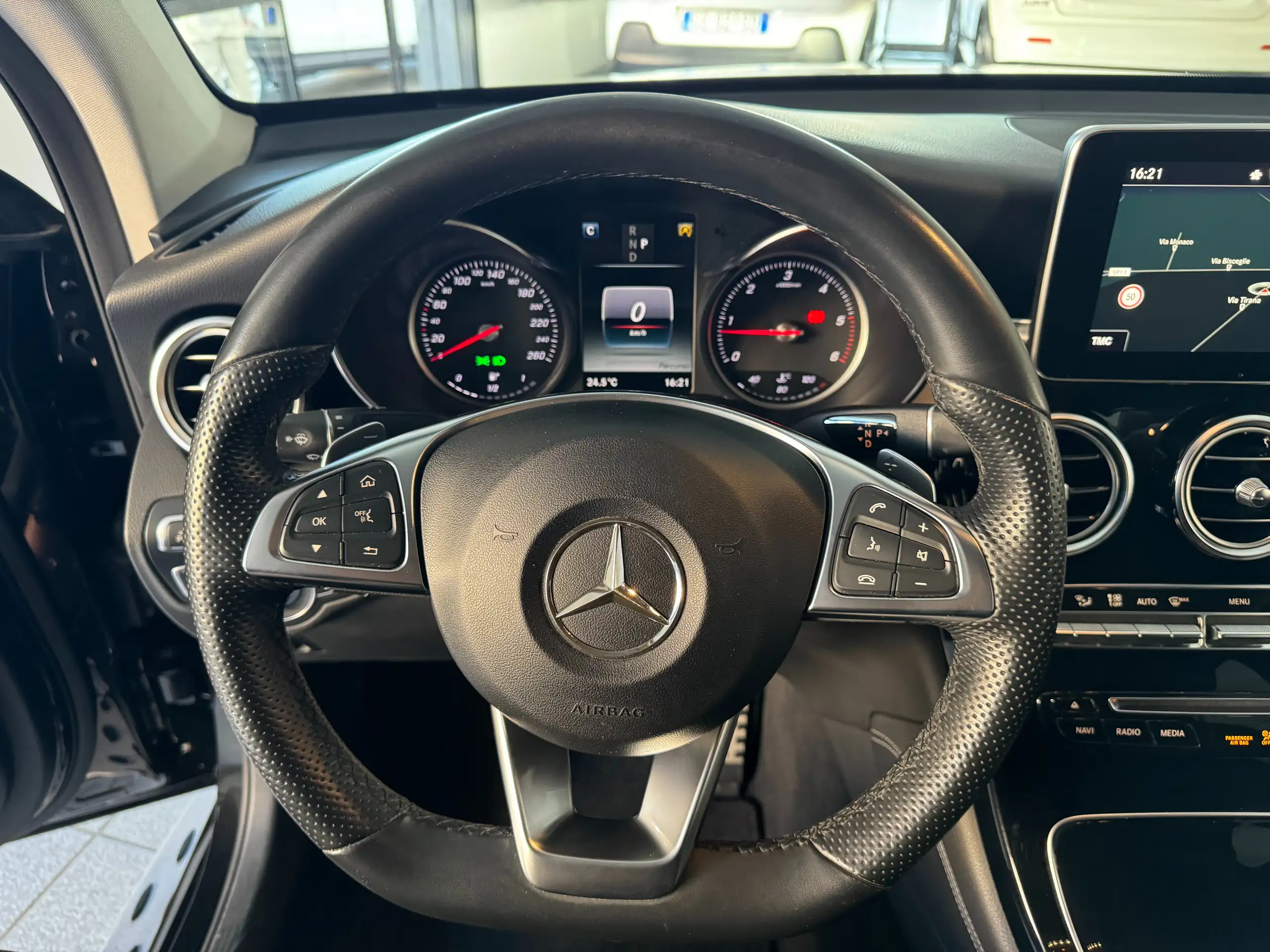 Mercedes-Benz - GLC 220