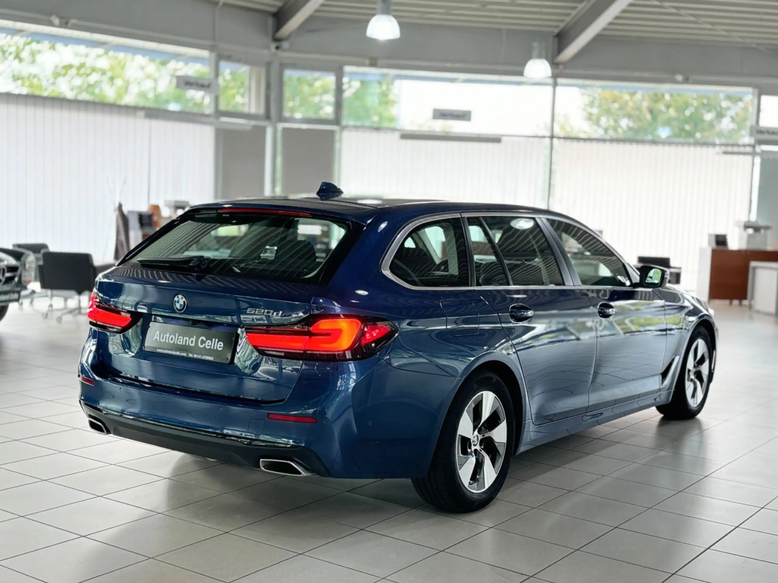 BMW - 520