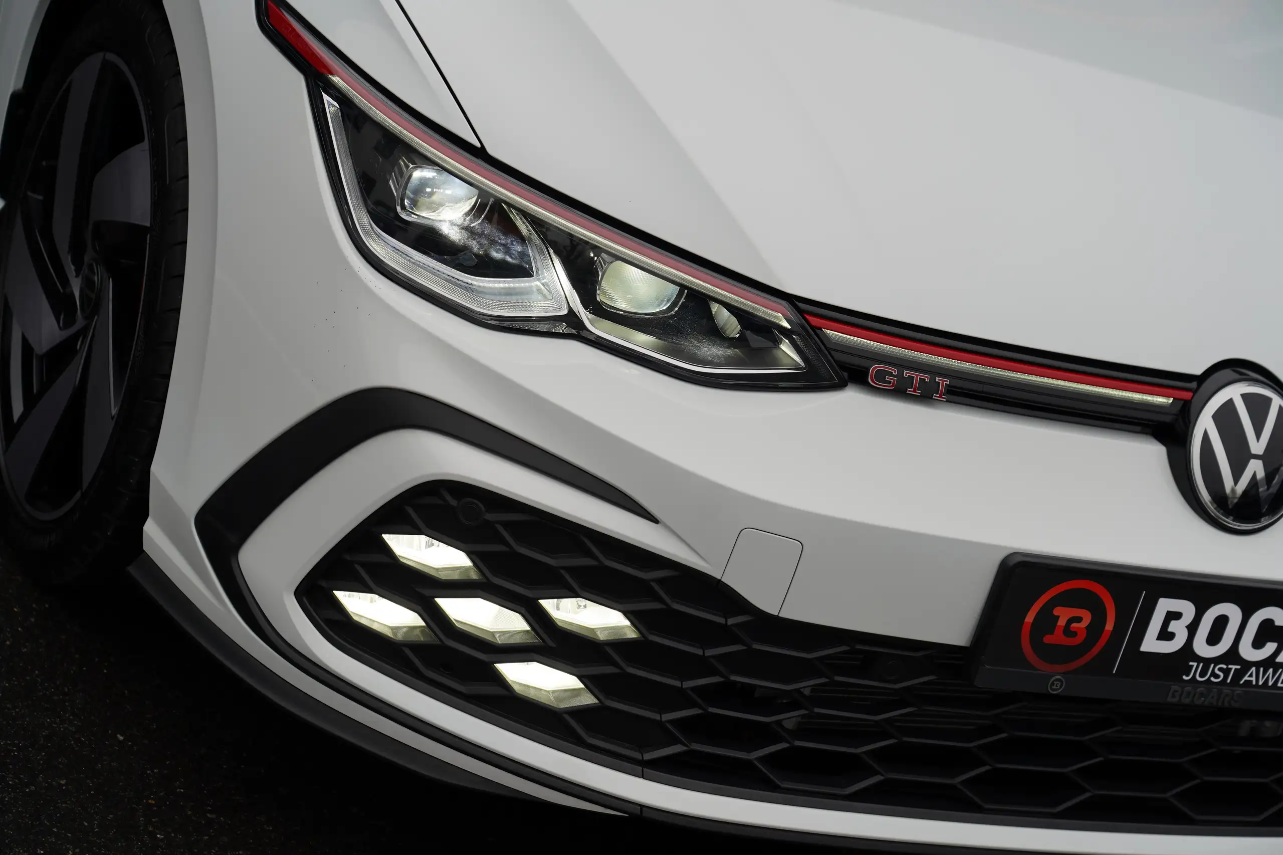 Volkswagen - Golf GTI