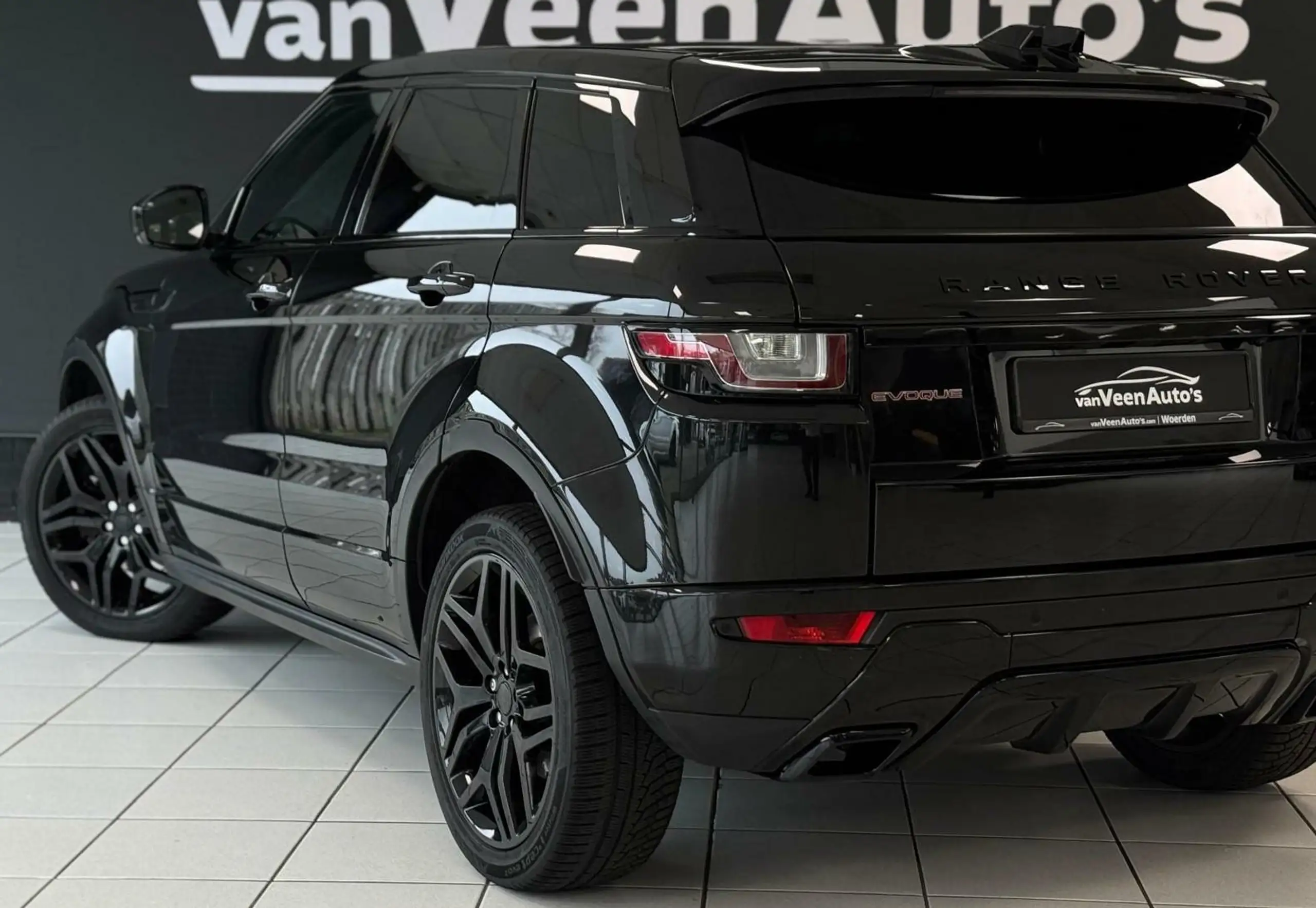 Land Rover - Range Rover Evoque