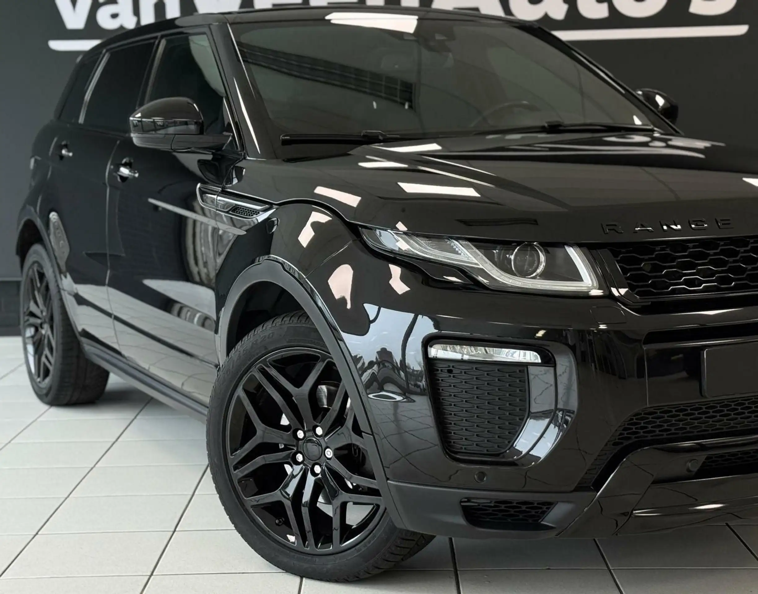 Land Rover - Range Rover Evoque